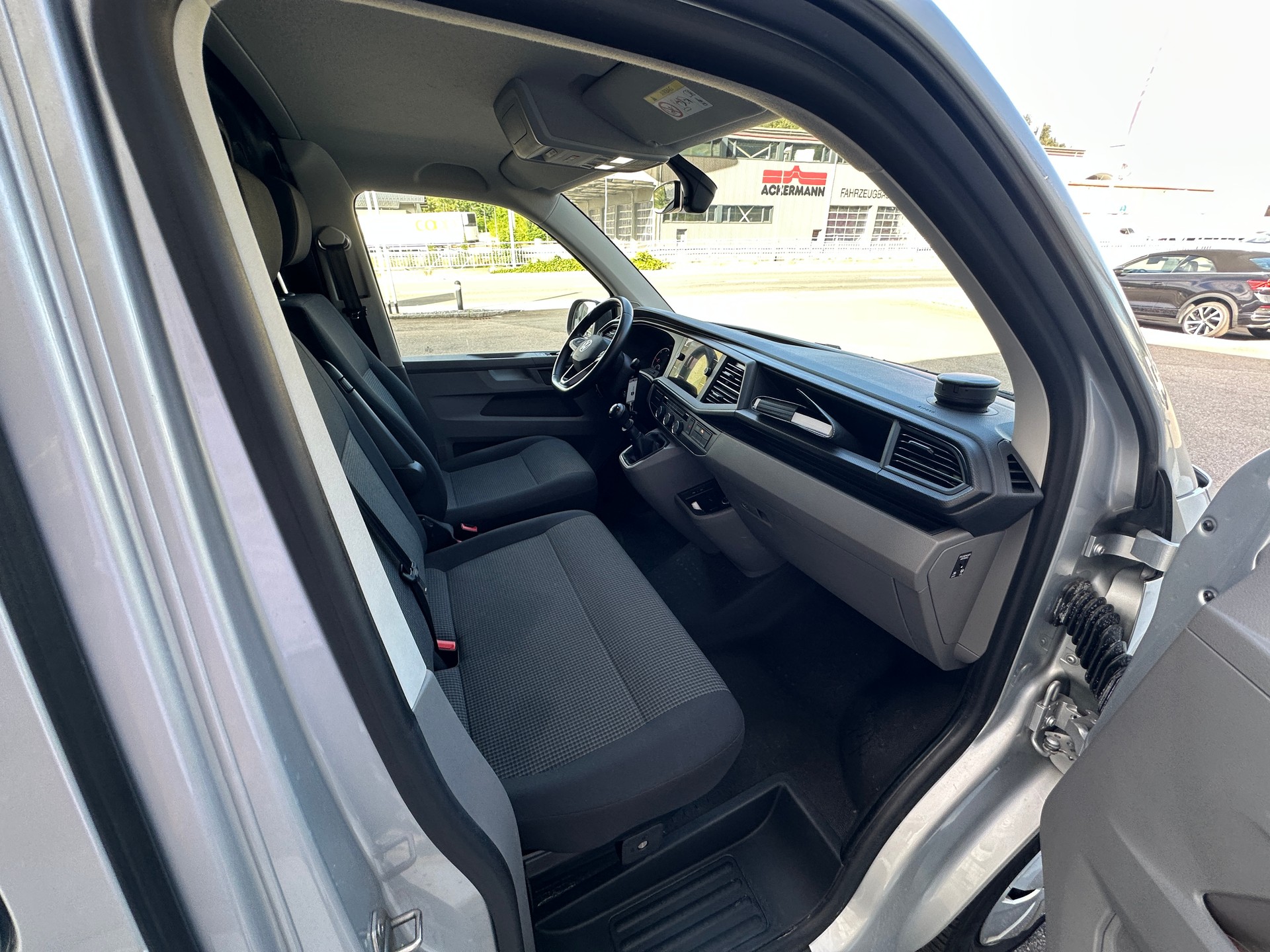 VW T6.1 2.0 TDI 3000 Kasten Inkl Einrichtung-image-15