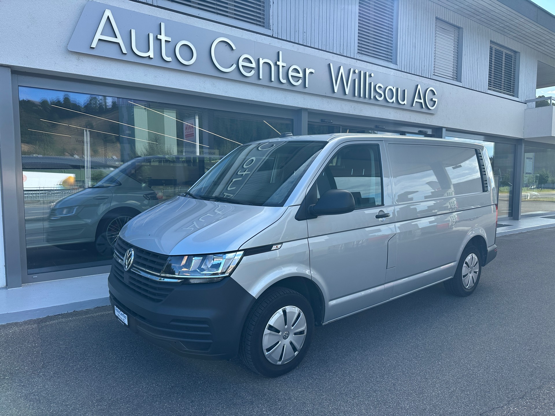 VW T6.1 2.0 TDI 3000 Kasten Inkl Einrichtung-image-0