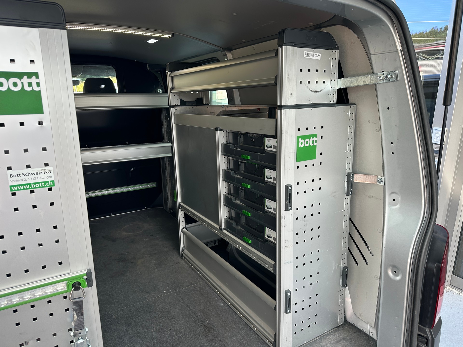 VW T6.1 2.0 TDI 3000 Kasten Inkl Einrichtung-image-13