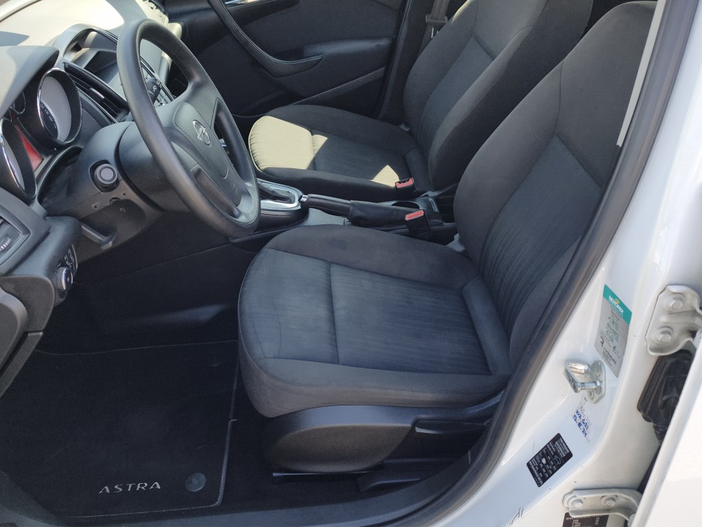 OPEL Astra 1.6 ecoTEC-image-2