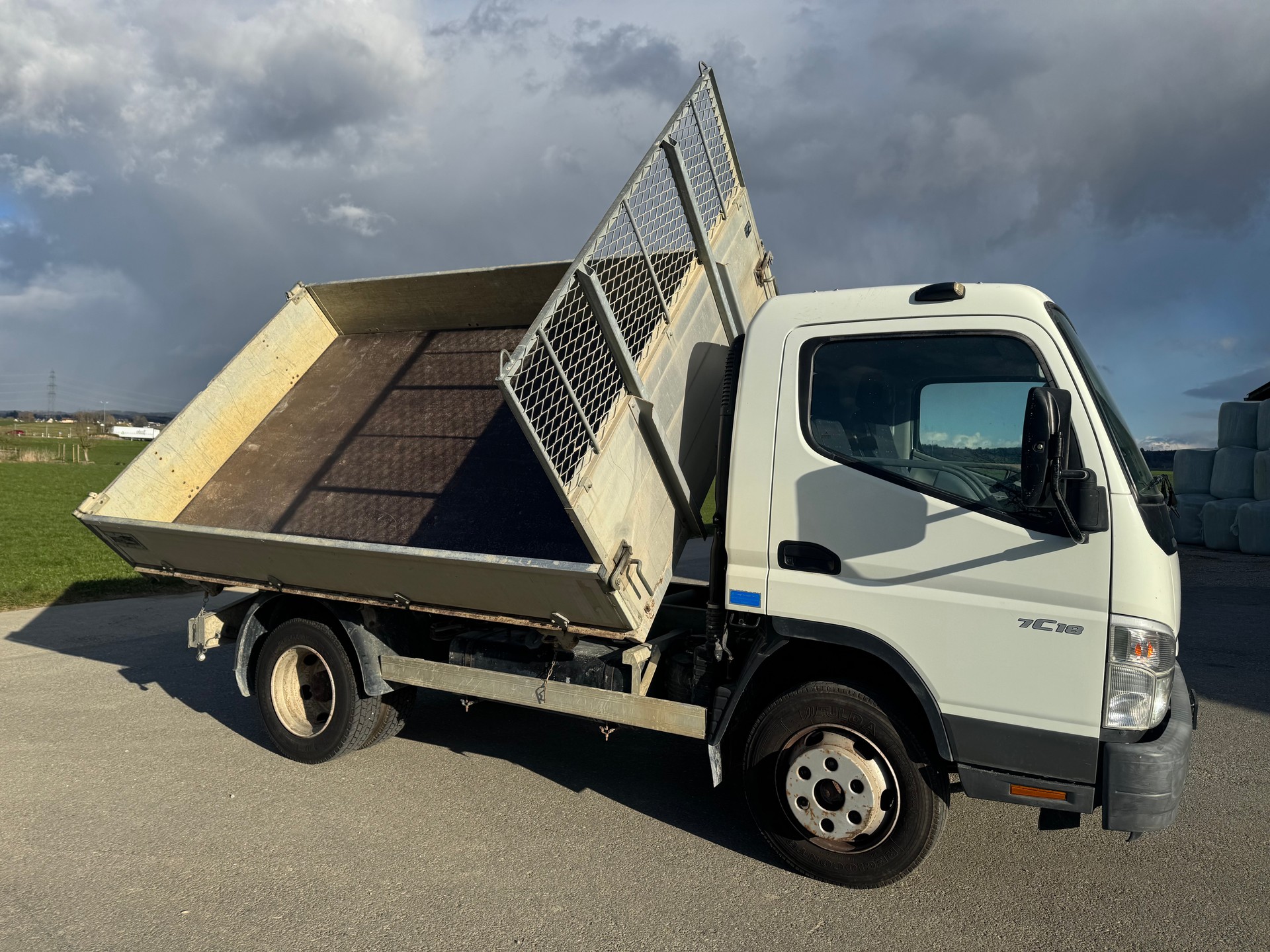 MITSUBISHI MITSUBISHI FUSO Canter-image-2