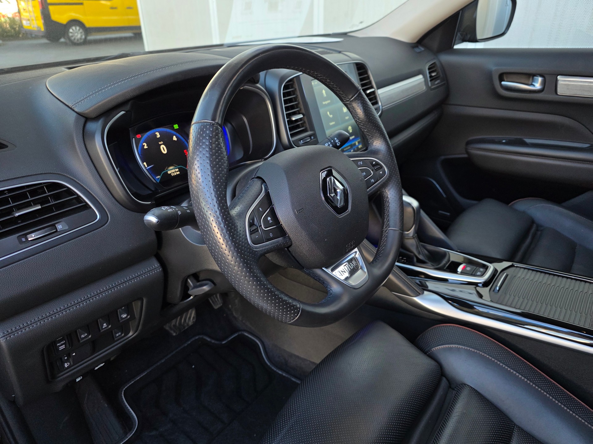 RENAULT Koleos 2.0 dCi Initiale Paris 4WD Xtronic CVT-image-6