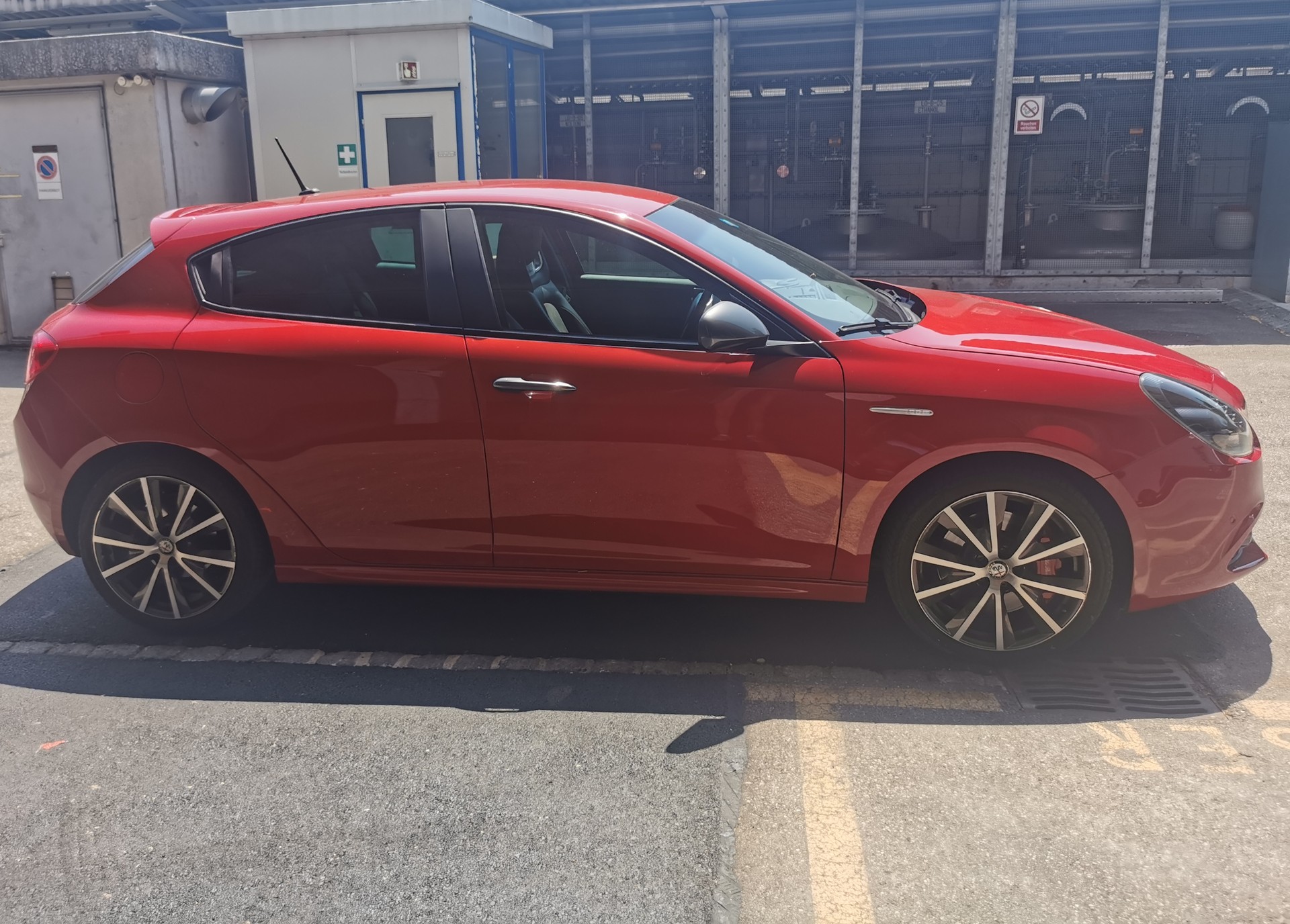 ALFA ROMEO 1750 TBi Veloce TCT-image-1