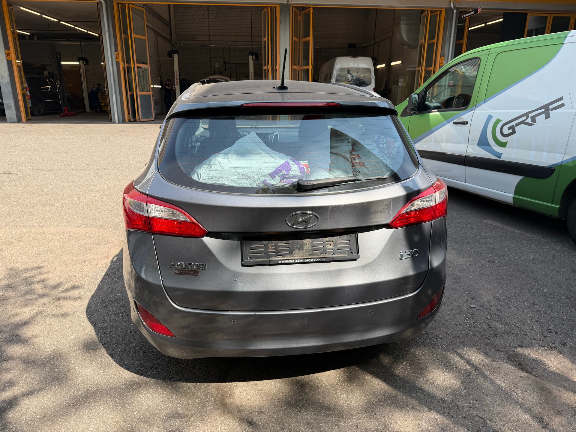 HYUNDAI i30 Wagon 1.6 CRDi Style Automatic-image-3