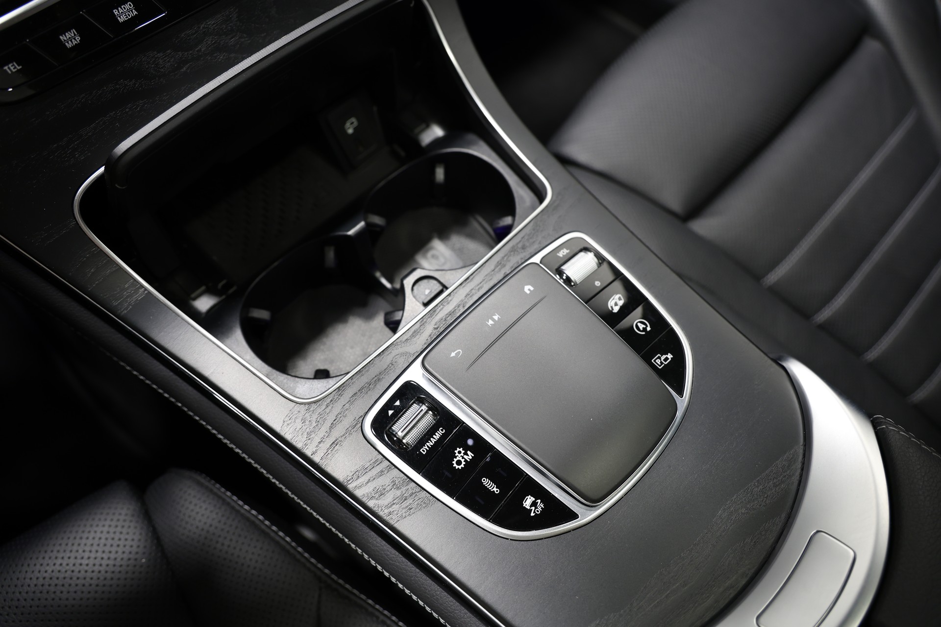 MERCEDES-BENZ GLC Coupé 43 AMG 4Matic 9G-Tronic *CH-Fahrzeug*Tieferlegung*Distanzscheiben*-image-25