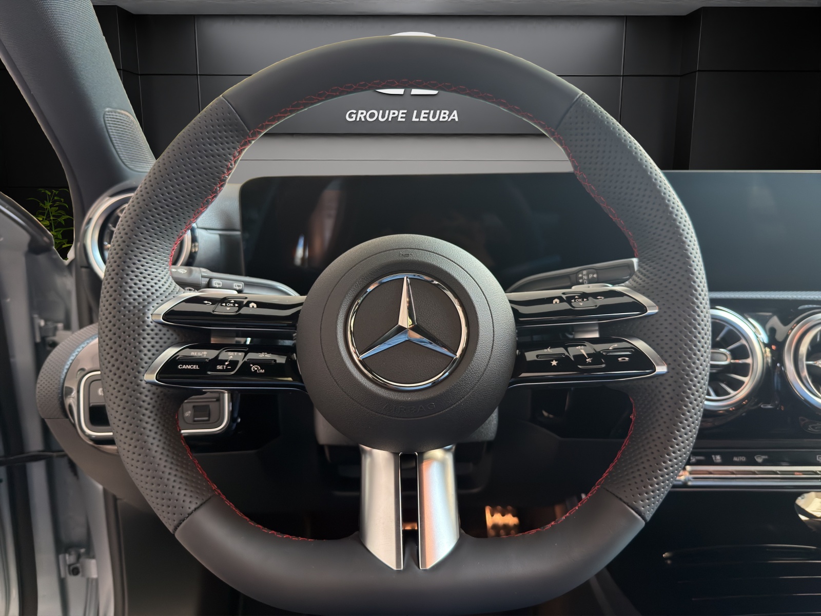 MERCEDES-BENZ A 250 4Matic 8G-DCT-image-11