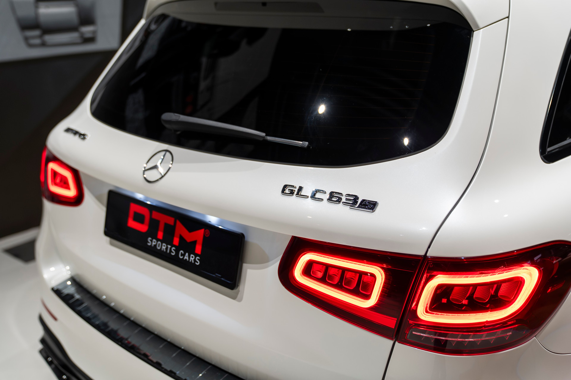 MERCEDES-BENZ GLC 63 S AMG 4Matic 9G-Tronic-image-6