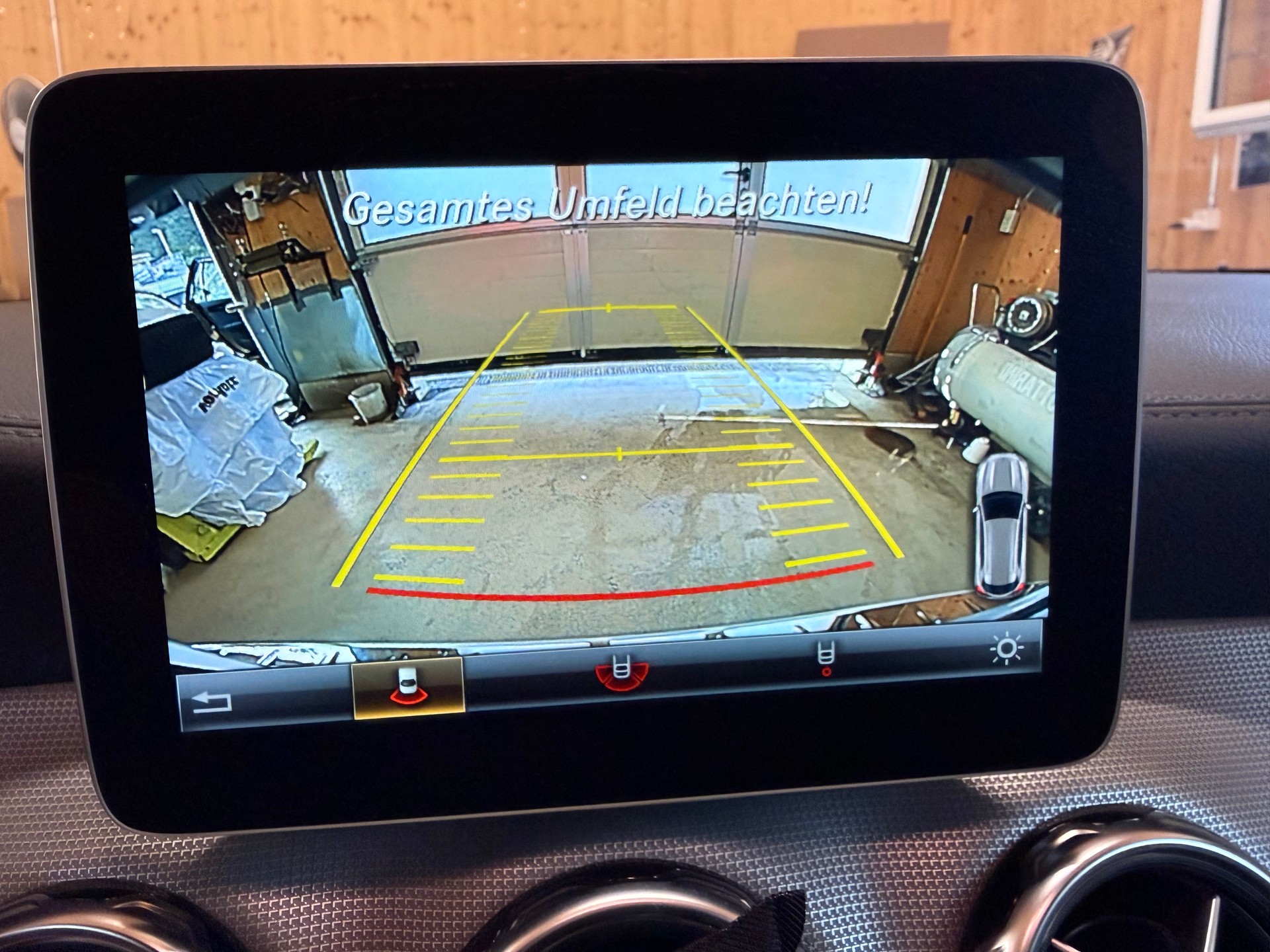 MERCEDES-BENZ GLA 200 d Swiss Star Edition Urban 4Matic 7G-DCT-image-13