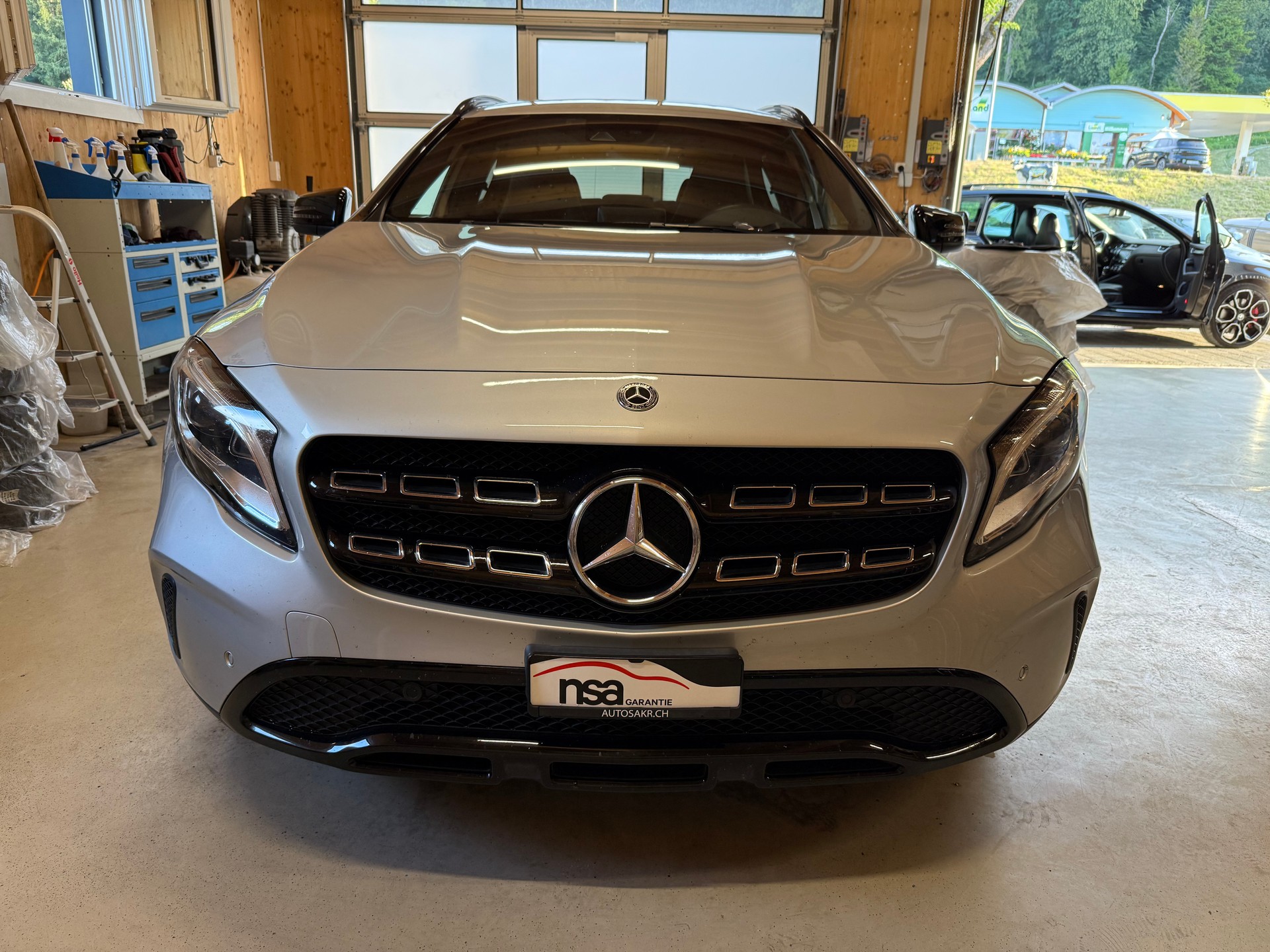 MERCEDES-BENZ GLA 200 d Swiss Star Edition Urban 4Matic 7G-DCT-image-1