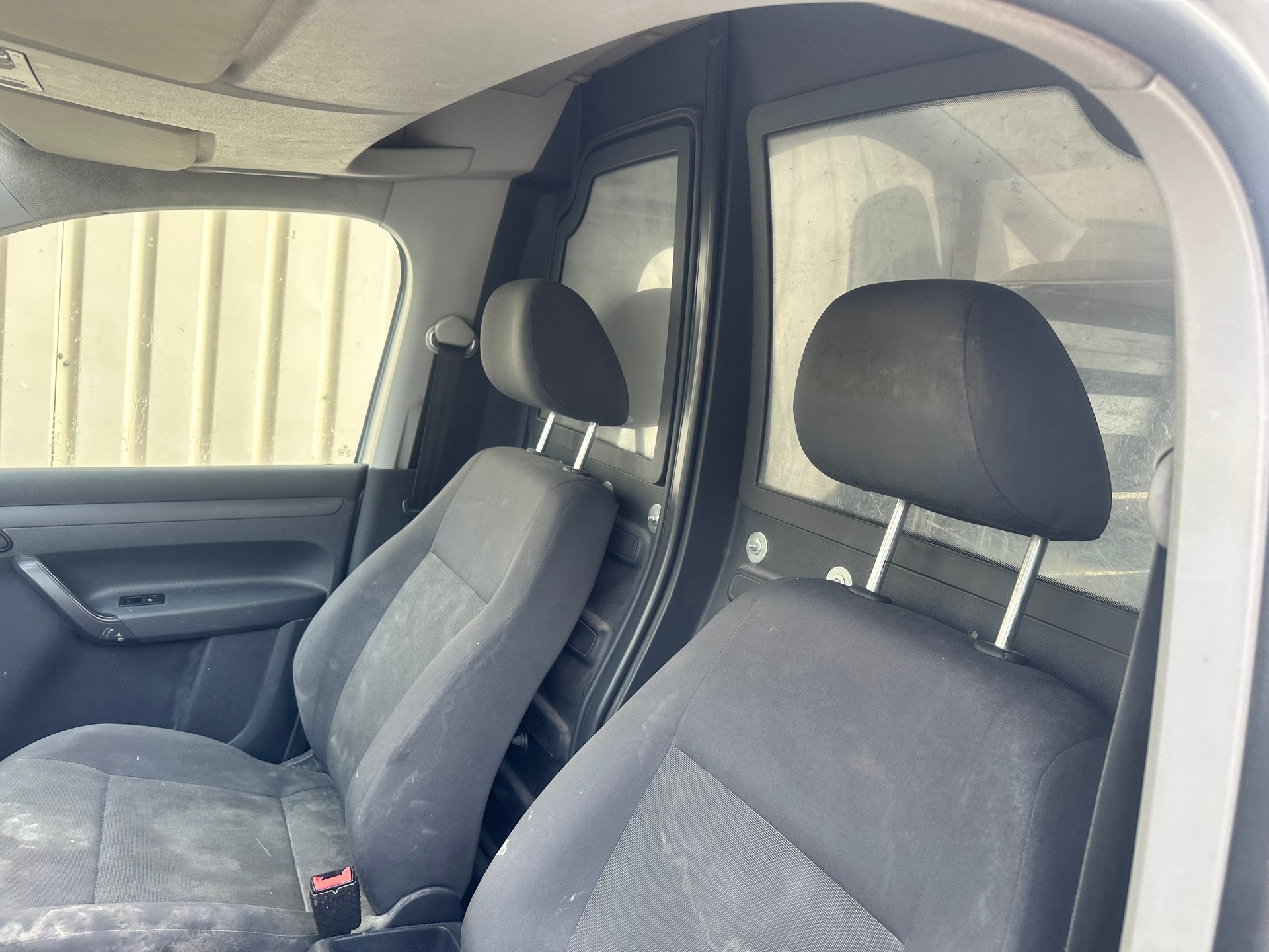 VW Caddy Maxi 1.6 TDI DSG-image-13
