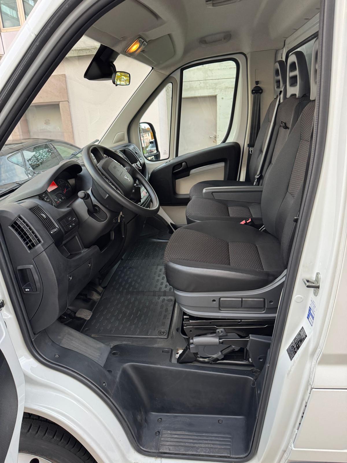 PEUGEOT BOXER-image-2