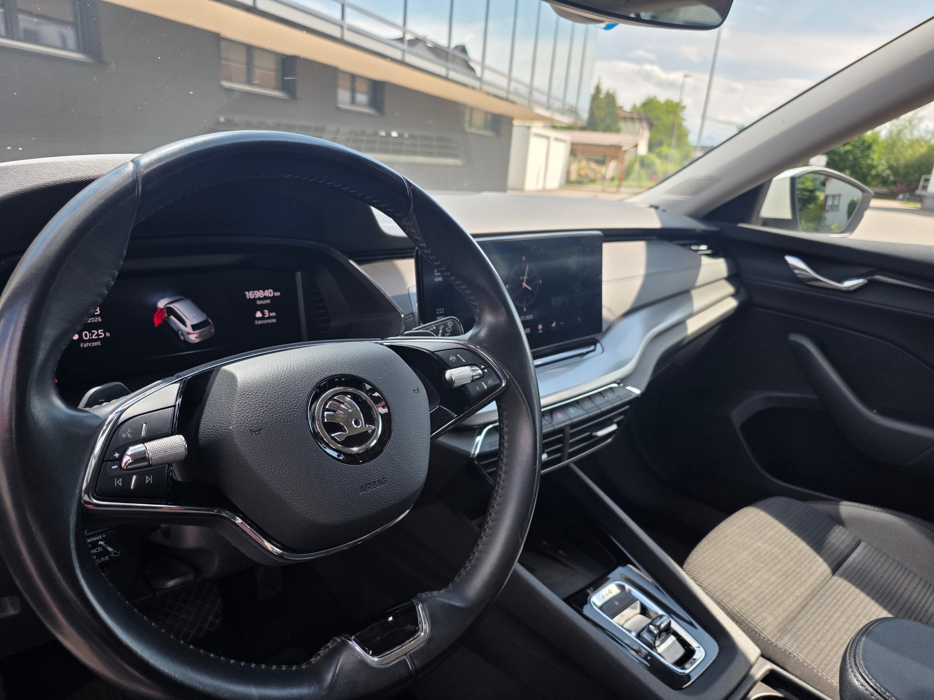 SKODA Octavia Combi 2.0 TDI DSG Ambition 4x4-image-7