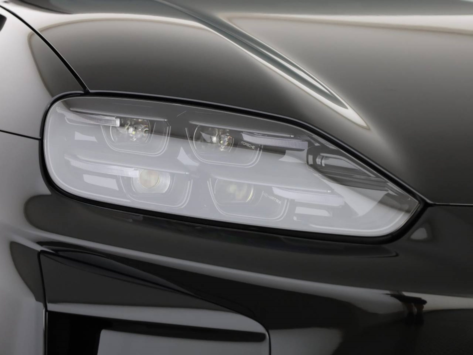 PORSCHE Cayenne Turbo Coupé Electric-image-7