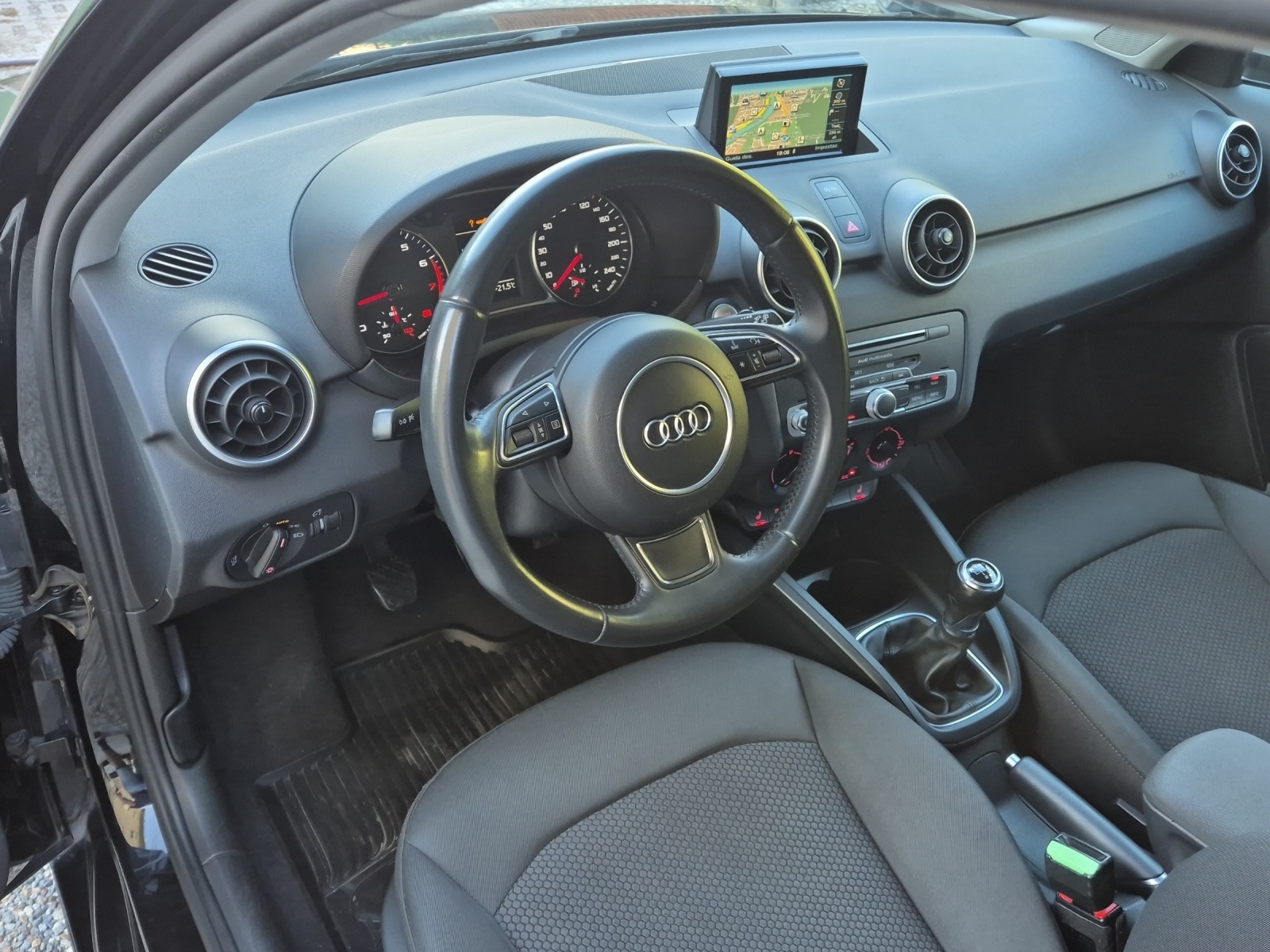 AUDI A1 Sportback 1.0 TFSI-image-15
