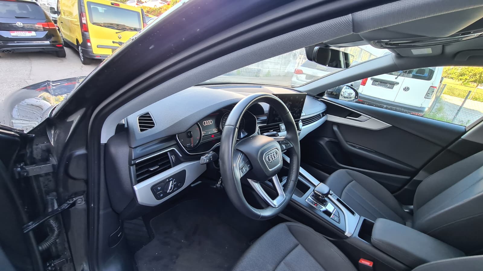 AUDI A4 Avant 35 TDI S-tronic ** GR-Navi ** RF-Kamera ** Abstandsregelsysteme ** PDC ** Frisch Ab MFK & Service **-image-16