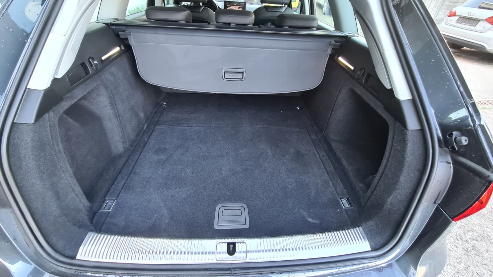 AUDI A4 Avant 35 TDI S-tronic ** GR-Navi ** RF-Kamera ** Abstandsregelsysteme ** PDC ** Frisch Ab MFK & Service **-image-9