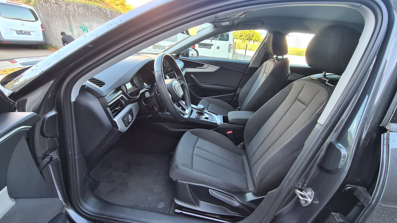 AUDI A4 Avant 35 TDI S-tronic ** GR-Navi ** RF-Kamera ** Abstandsregelsysteme ** PDC ** Frisch Ab MFK & Service **-image-17