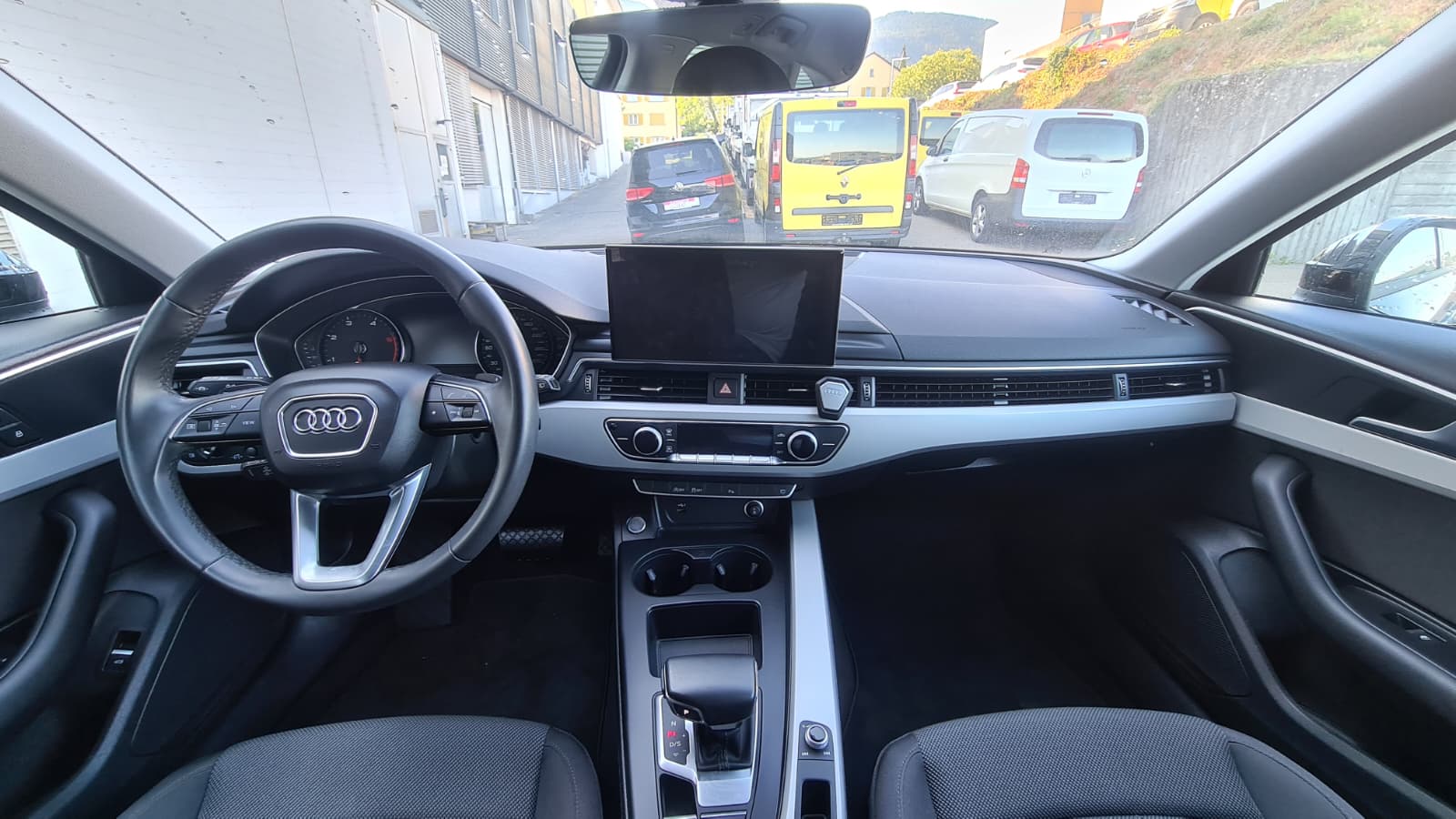 AUDI A4 Avant 35 TDI S-tronic ** GR-Navi ** RF-Kamera ** Abstandsregelsysteme ** PDC ** Frisch Ab MFK & Service **-image-15