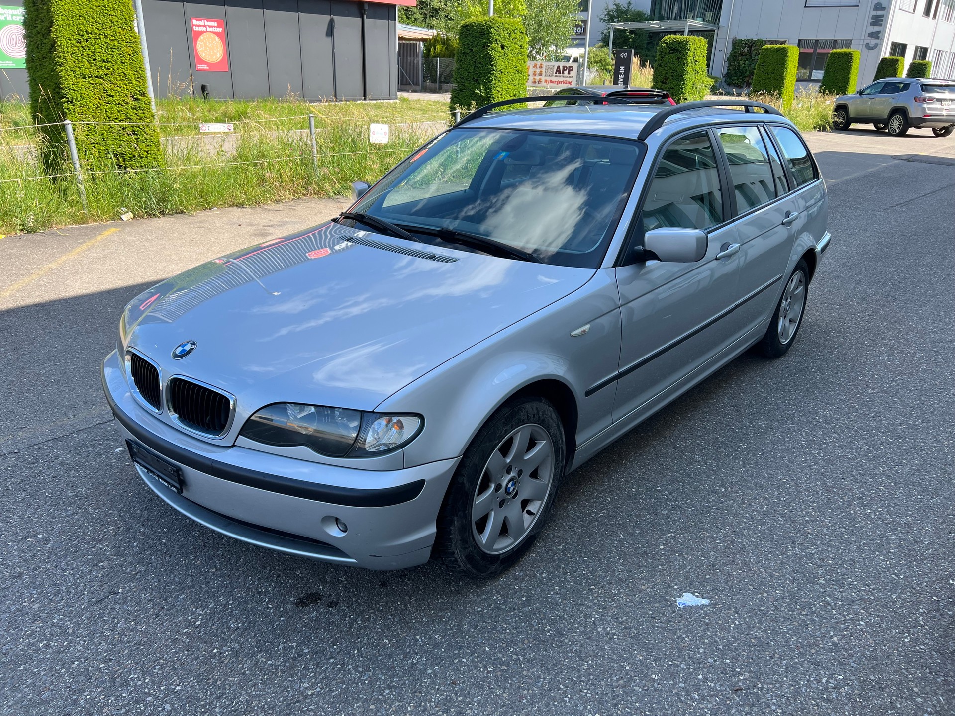 BMW 320d Touring-image-1