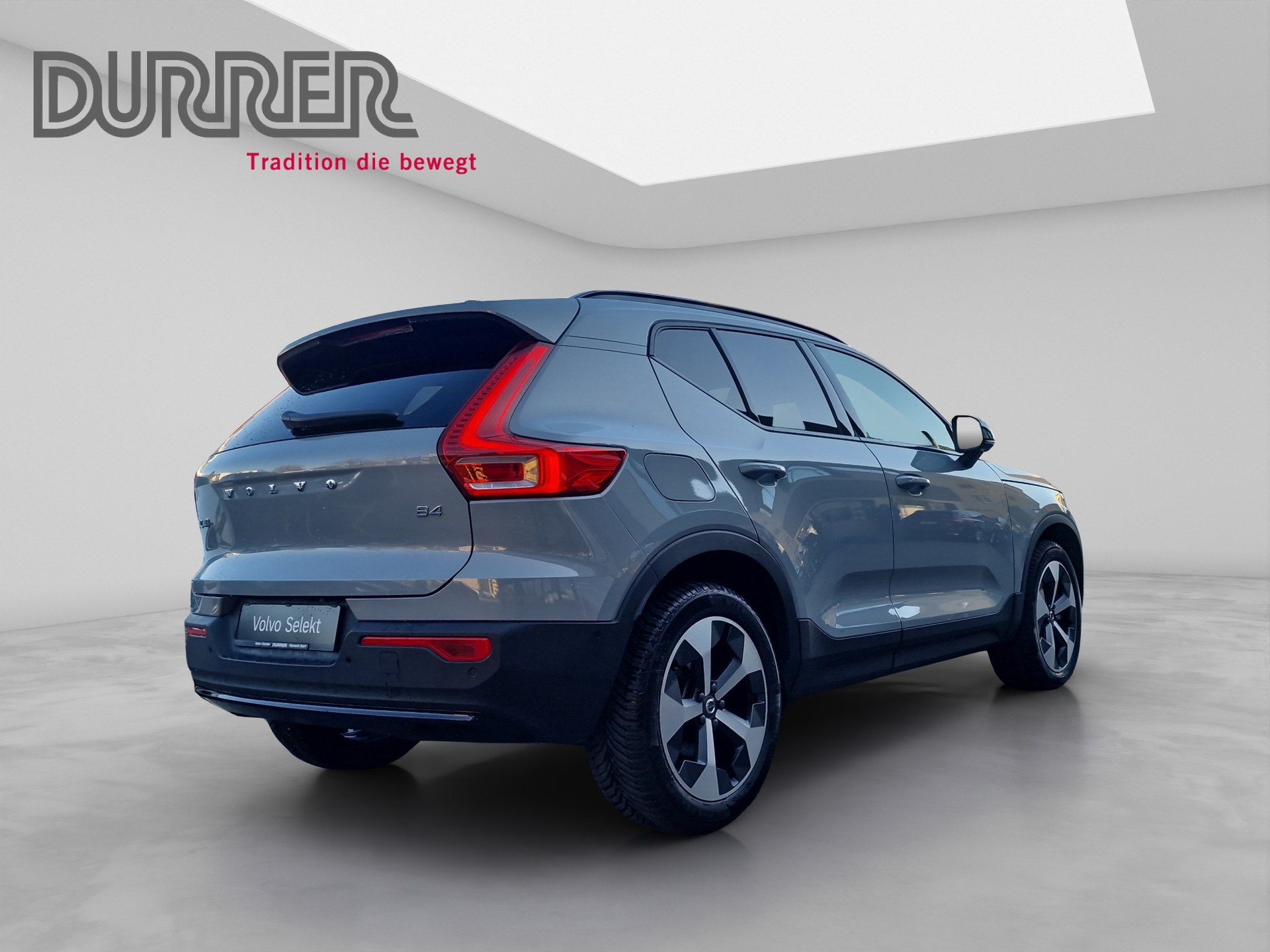 VOLVO XC40 2.0 B4 MH Plus Dark-showroom-element-3