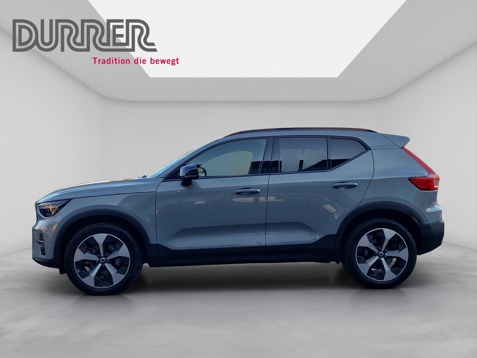 VOLVO XC40 2.0 B4 MH Plus Dark-showroom-element-1