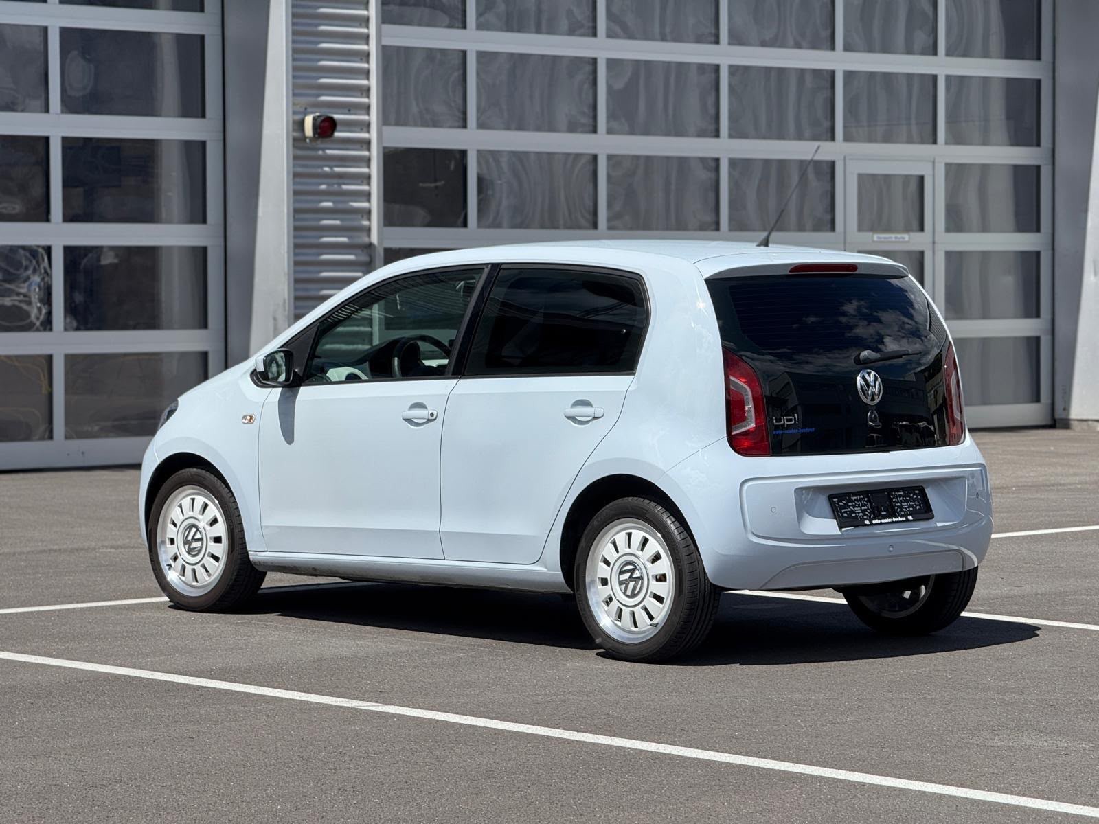 VW Up 1.0 high up-image-8