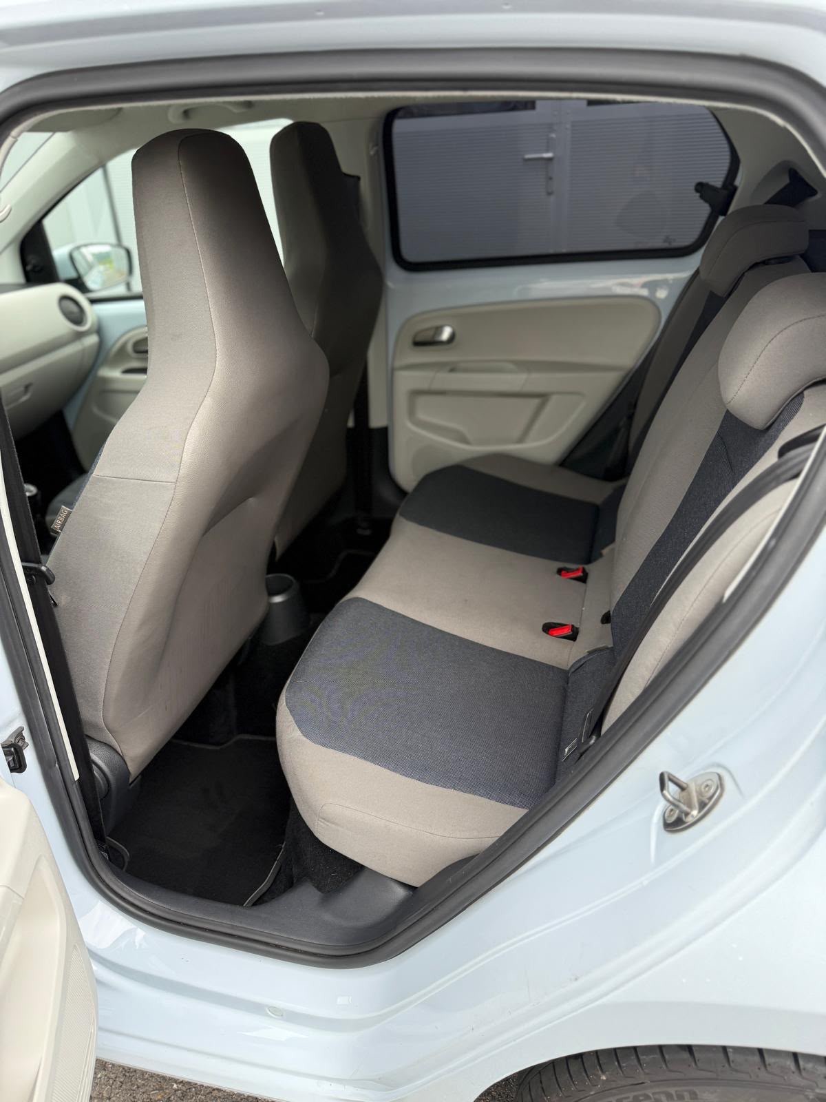 VW Up 1.0 high up-image-6