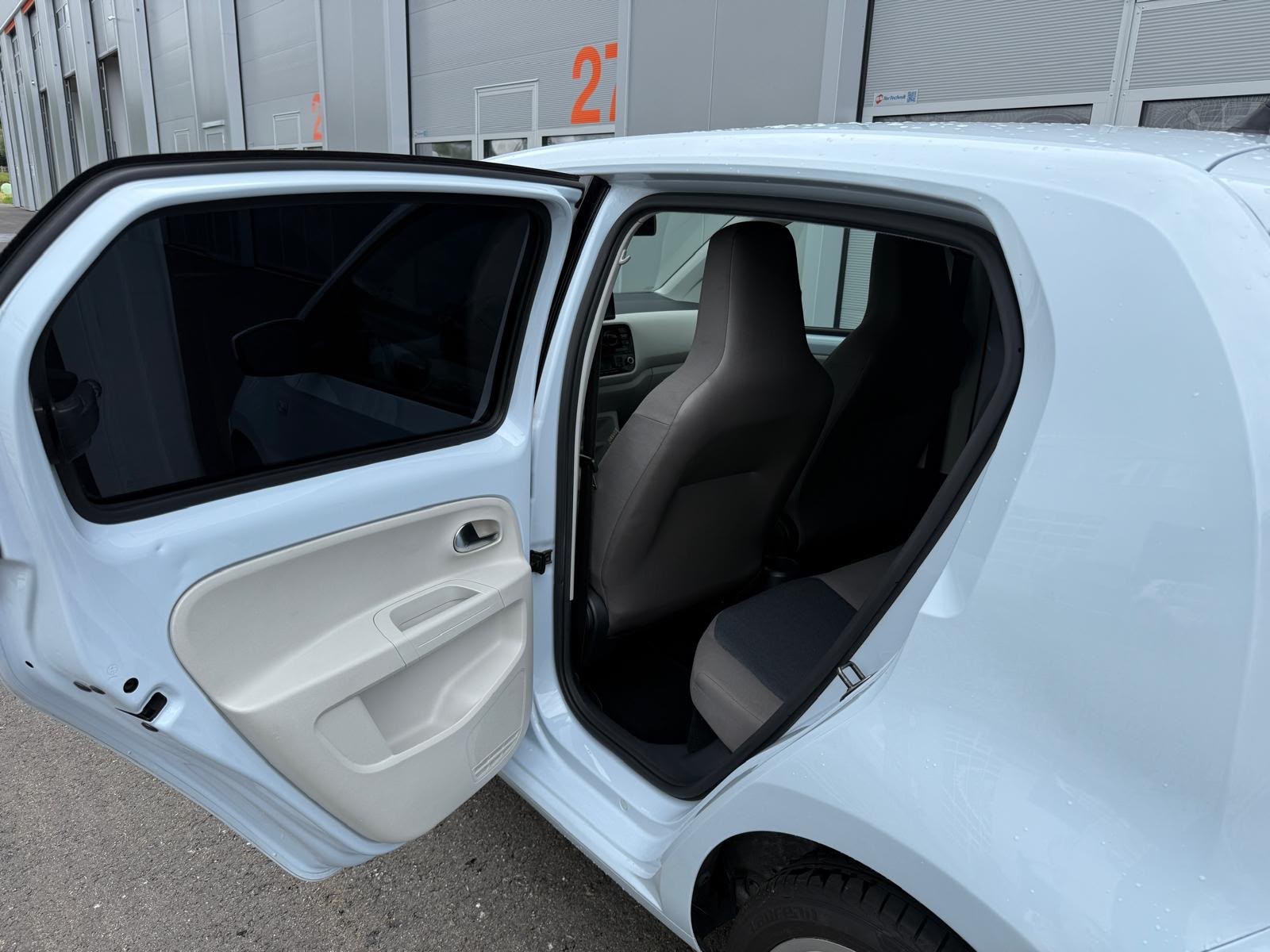 VW Up 1.0 high up-image-5