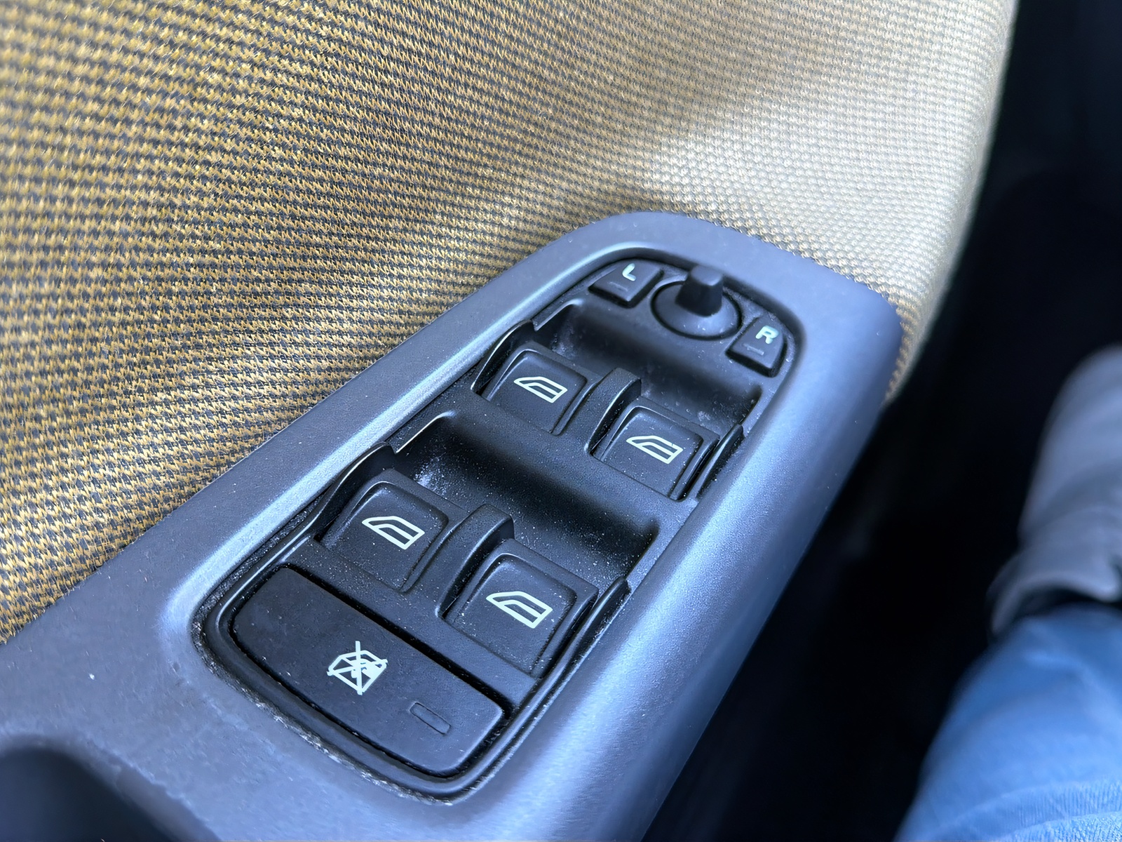 VOLVO S40 2.4 Kinetic Geartronic-image-21