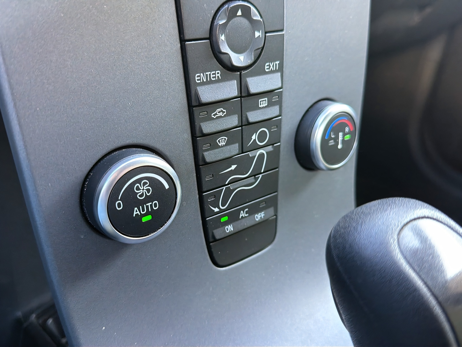 VOLVO S40 2.4 Kinetic Geartronic-image-22