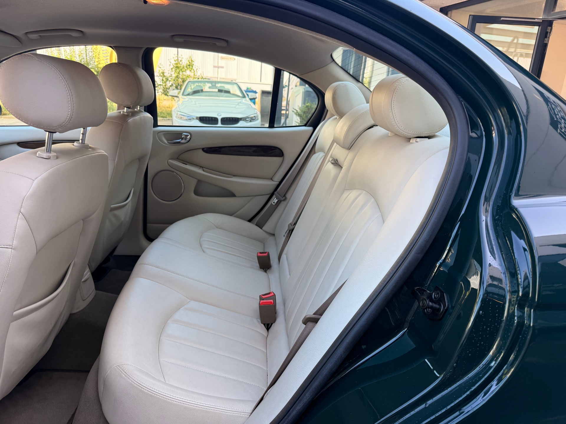 JAGUAR X-Type 3.0 V6 Traction4 Executive-image-12