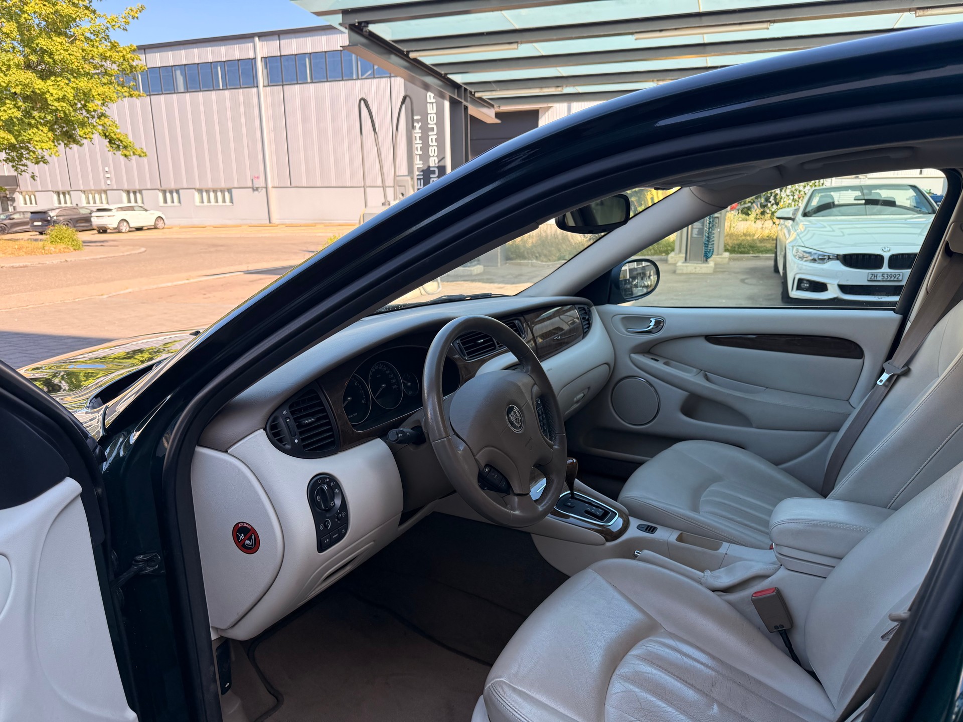 JAGUAR X-Type 3.0 V6 Traction4 Executive-image-10