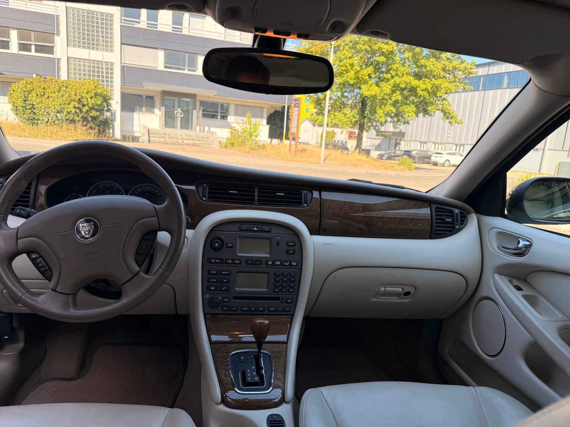 JAGUAR X-Type 3.0 V6 Traction4 Executive-image-11