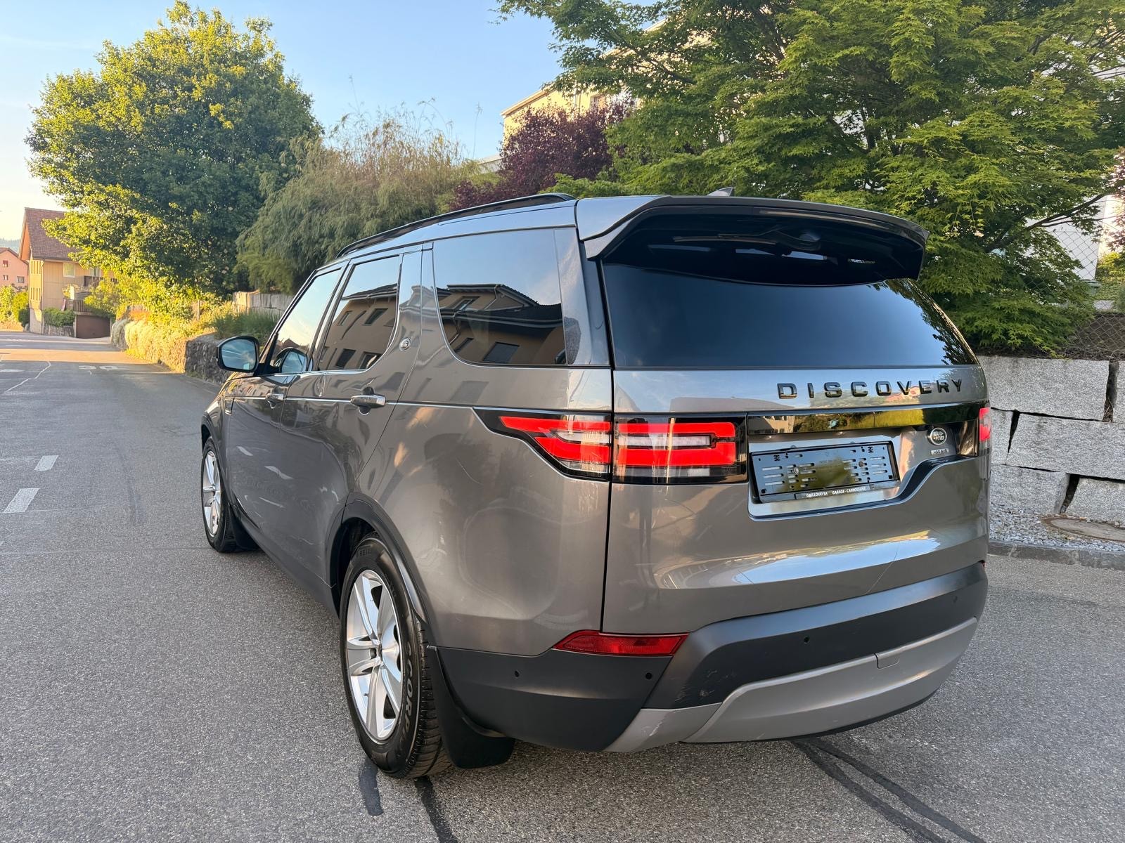 LAND ROVER Discovery 3.0 SDV6 HSE Automatic-image-2