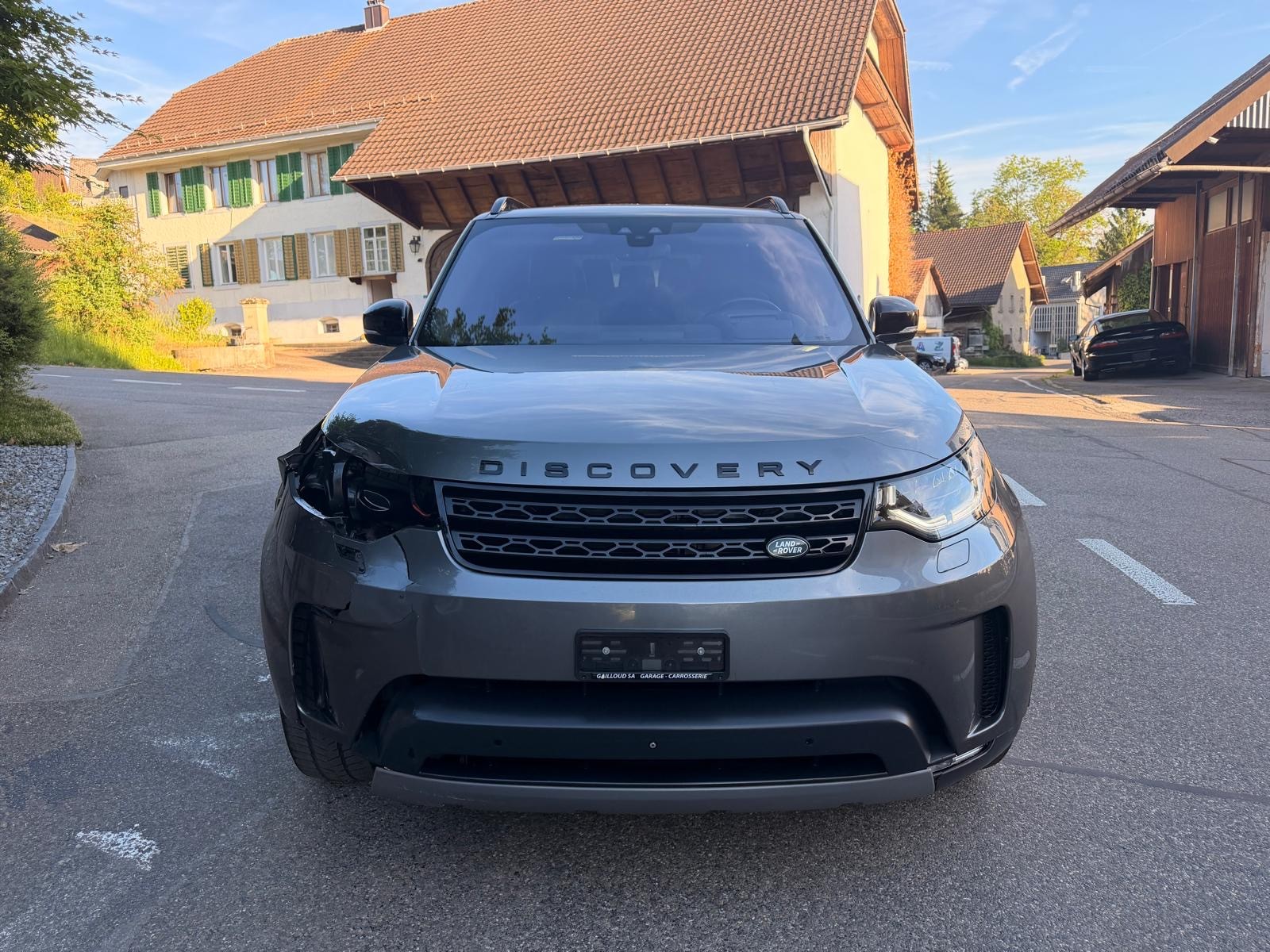 LAND ROVER Discovery 3.0 SDV6 HSE Automatic-image-6