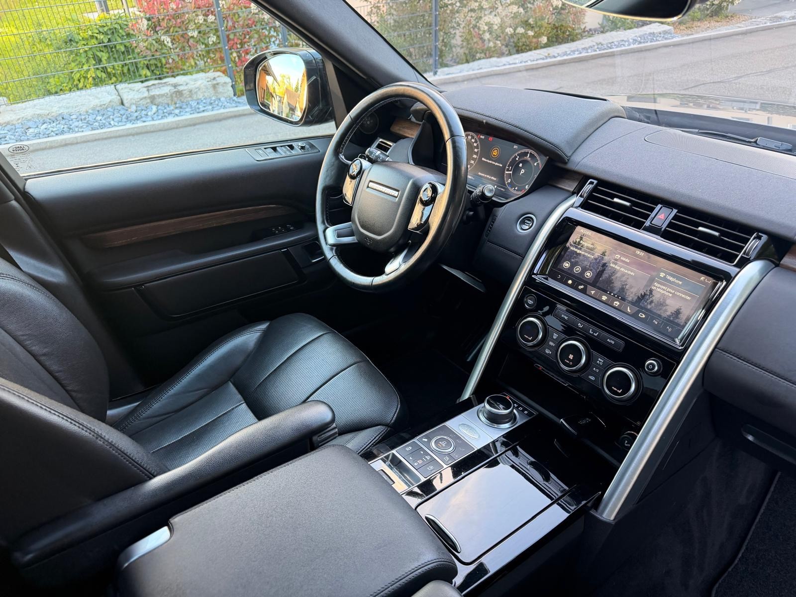 LAND ROVER Discovery 3.0 SDV6 HSE Automatic-image-13