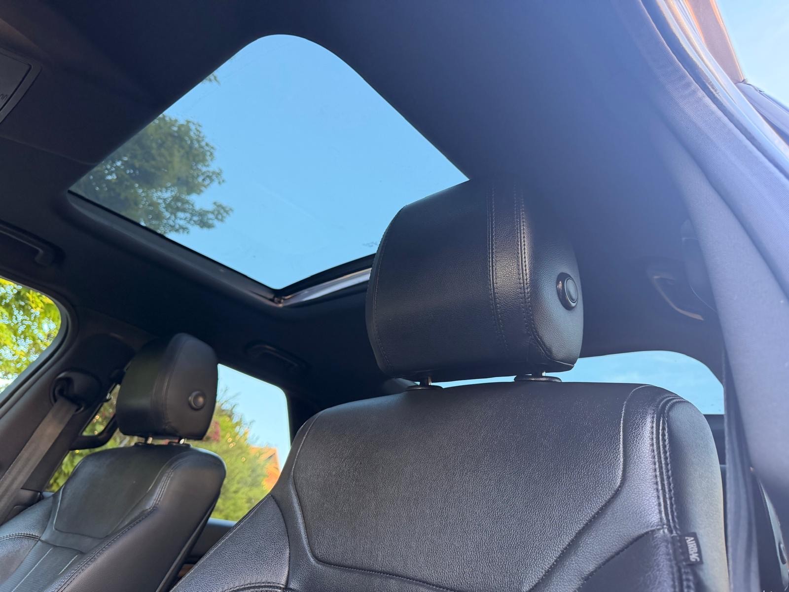 LAND ROVER Discovery 3.0 SDV6 HSE Automatic-image-14