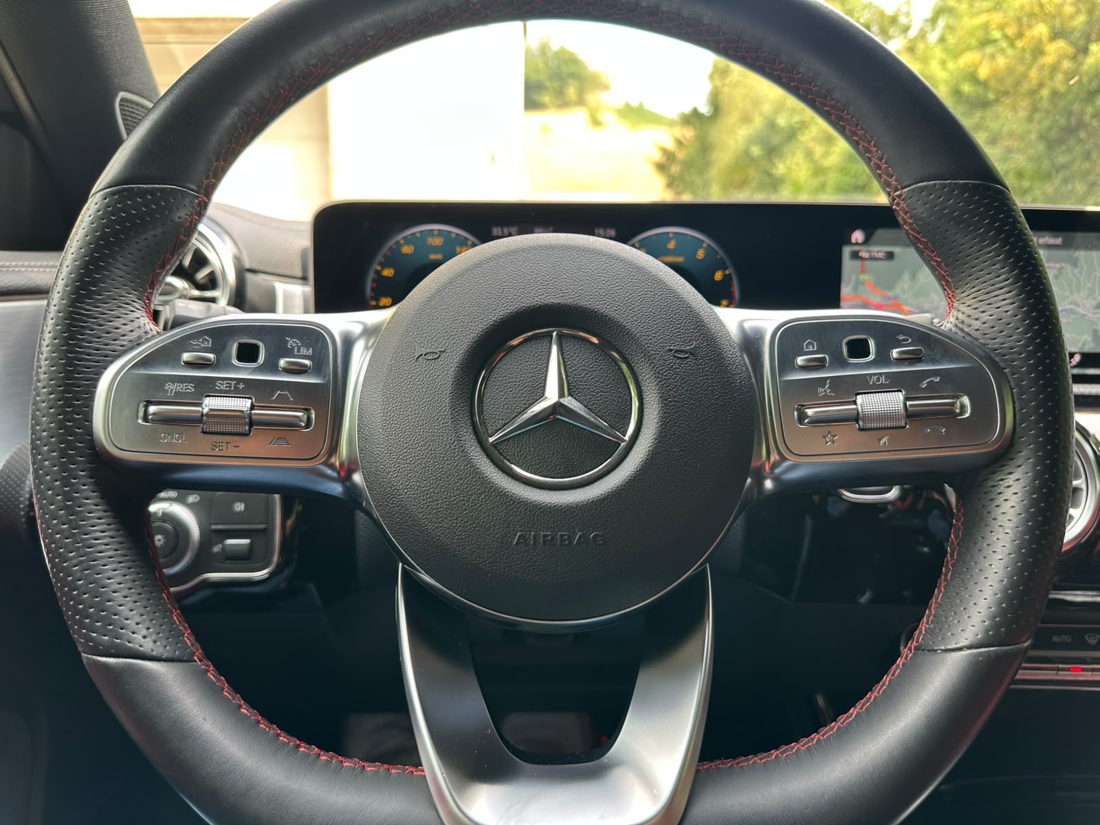 MERCEDES-BENZ A 250 4Matic AMG Line 4Matic 7G-DCT-image-23