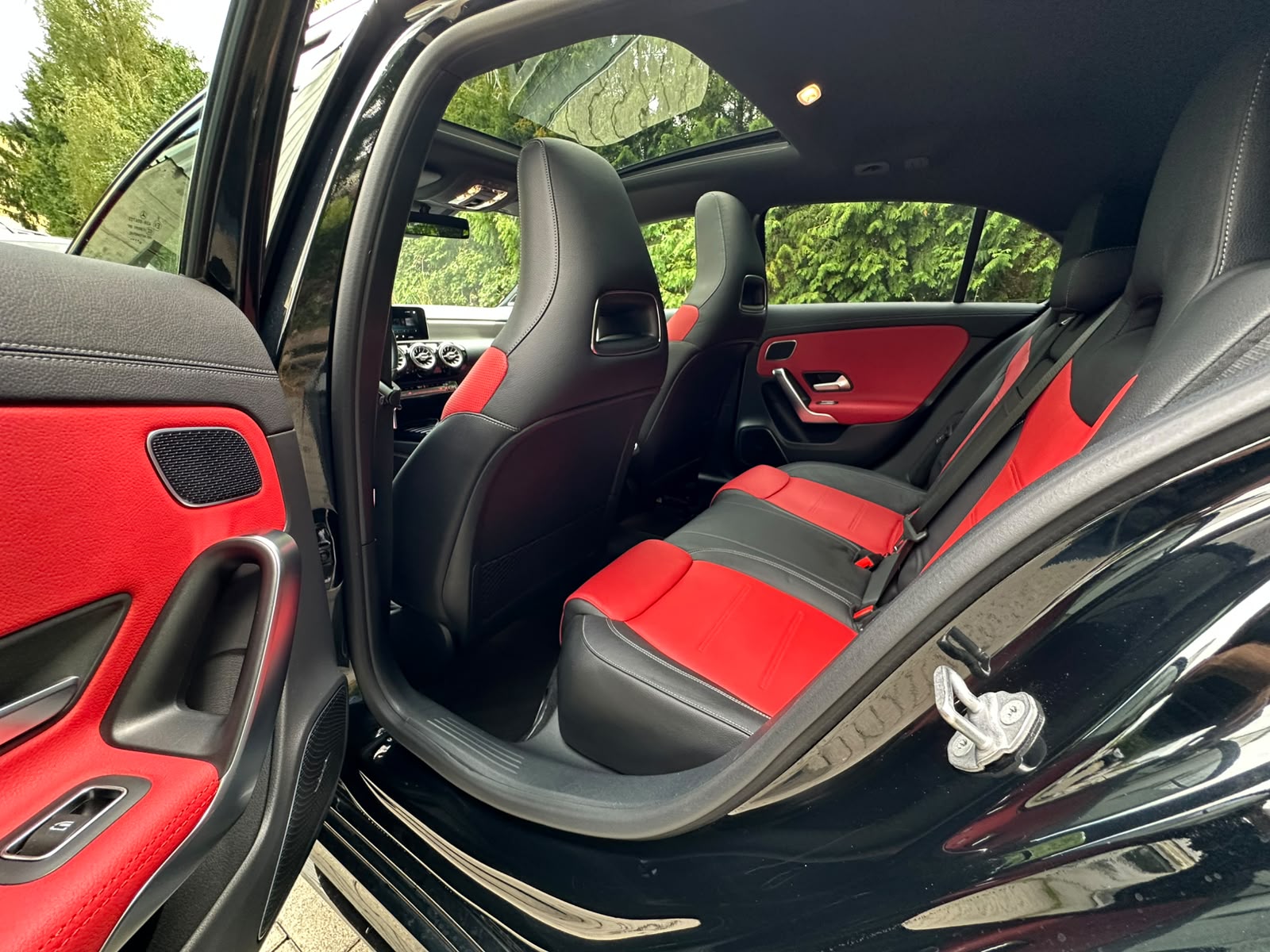 MERCEDES-BENZ A 250 4Matic AMG Line 4Matic 7G-DCT-image-12