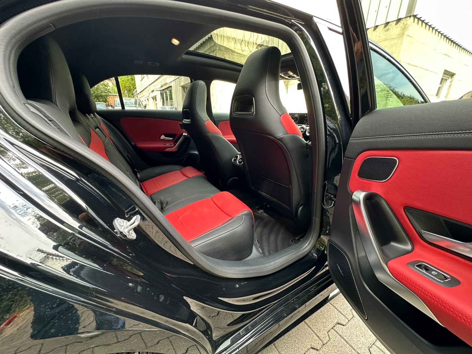 MERCEDES-BENZ A 250 4Matic AMG Line 4Matic 7G-DCT-image-15