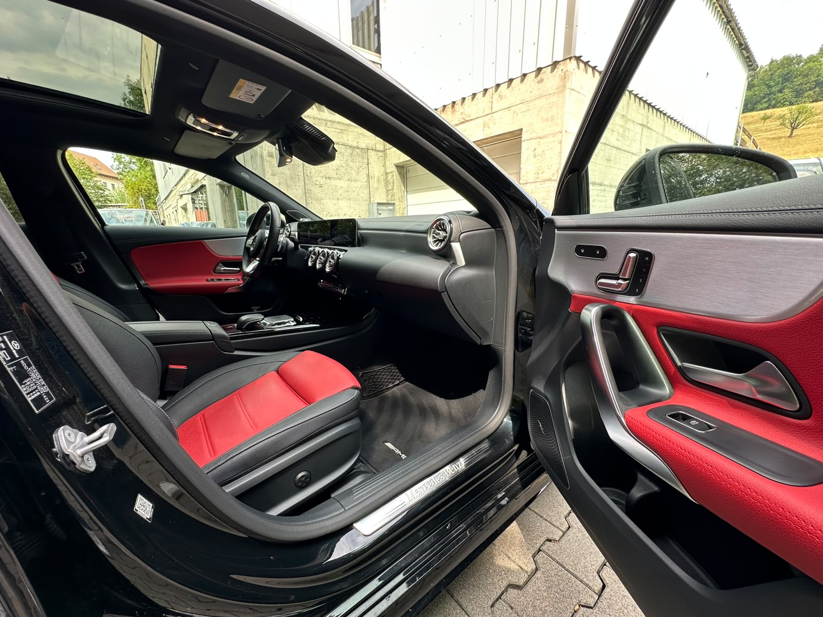 MERCEDES-BENZ A 250 4Matic AMG Line 4Matic 7G-DCT-image-16