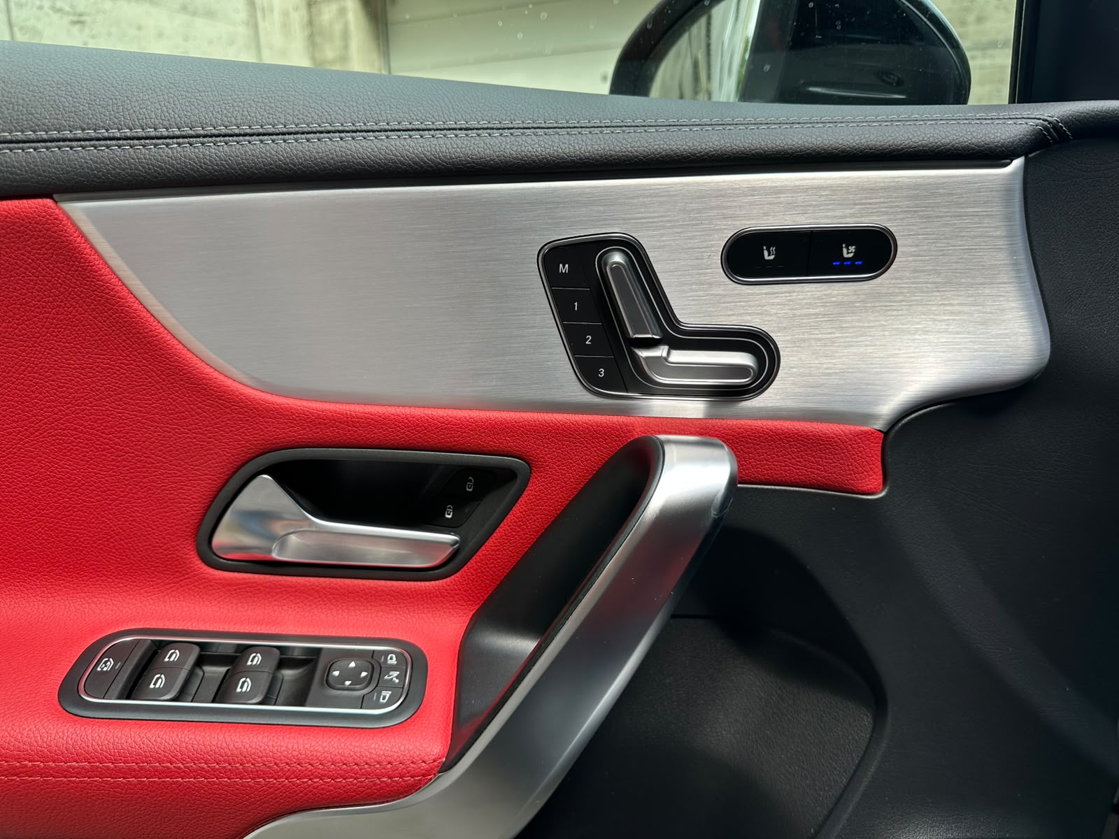 MERCEDES-BENZ A 250 4Matic AMG Line 4Matic 7G-DCT-image-10