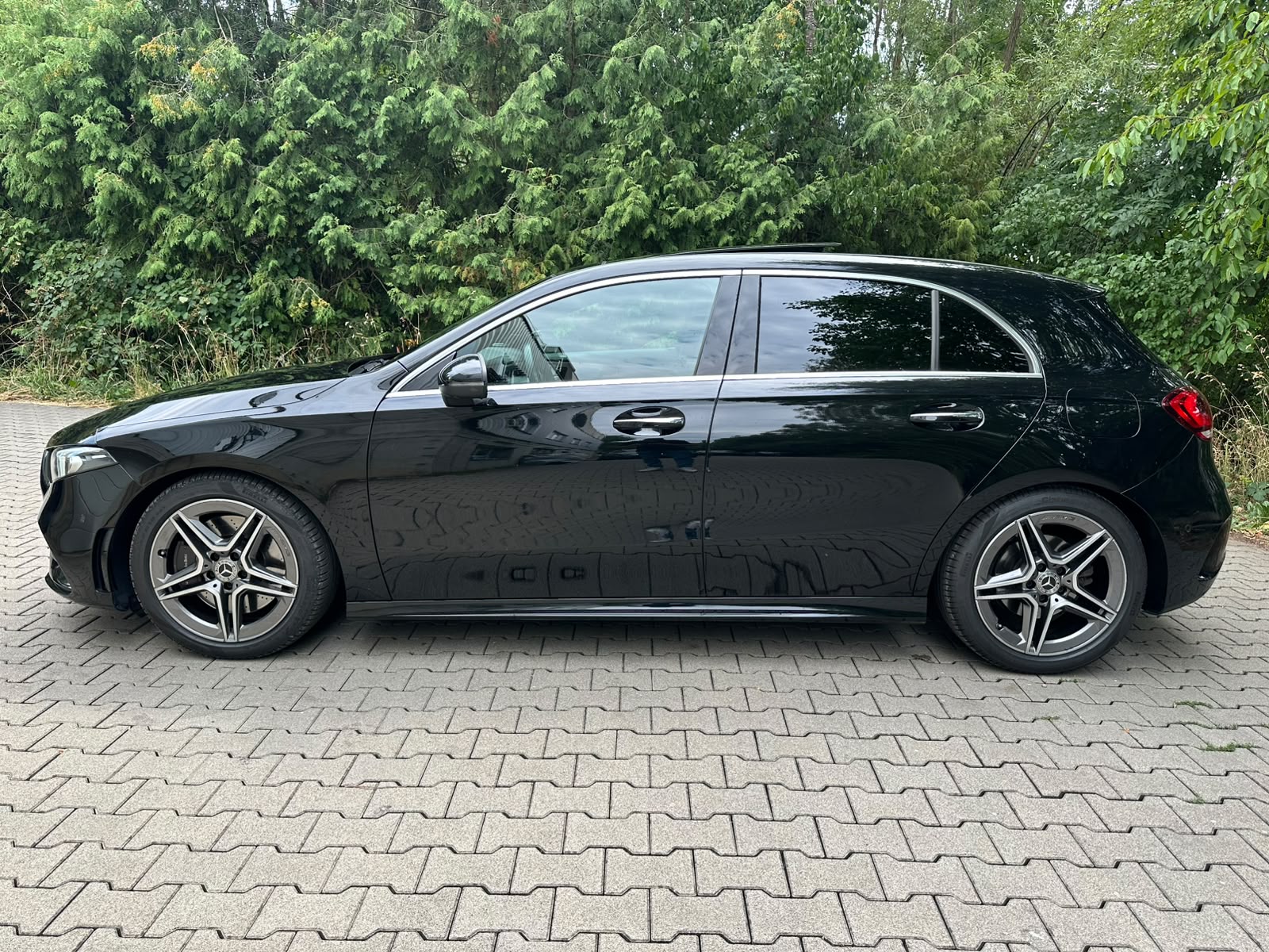 MERCEDES-BENZ A 250 4Matic AMG Line 4Matic 7G-DCT-image-1