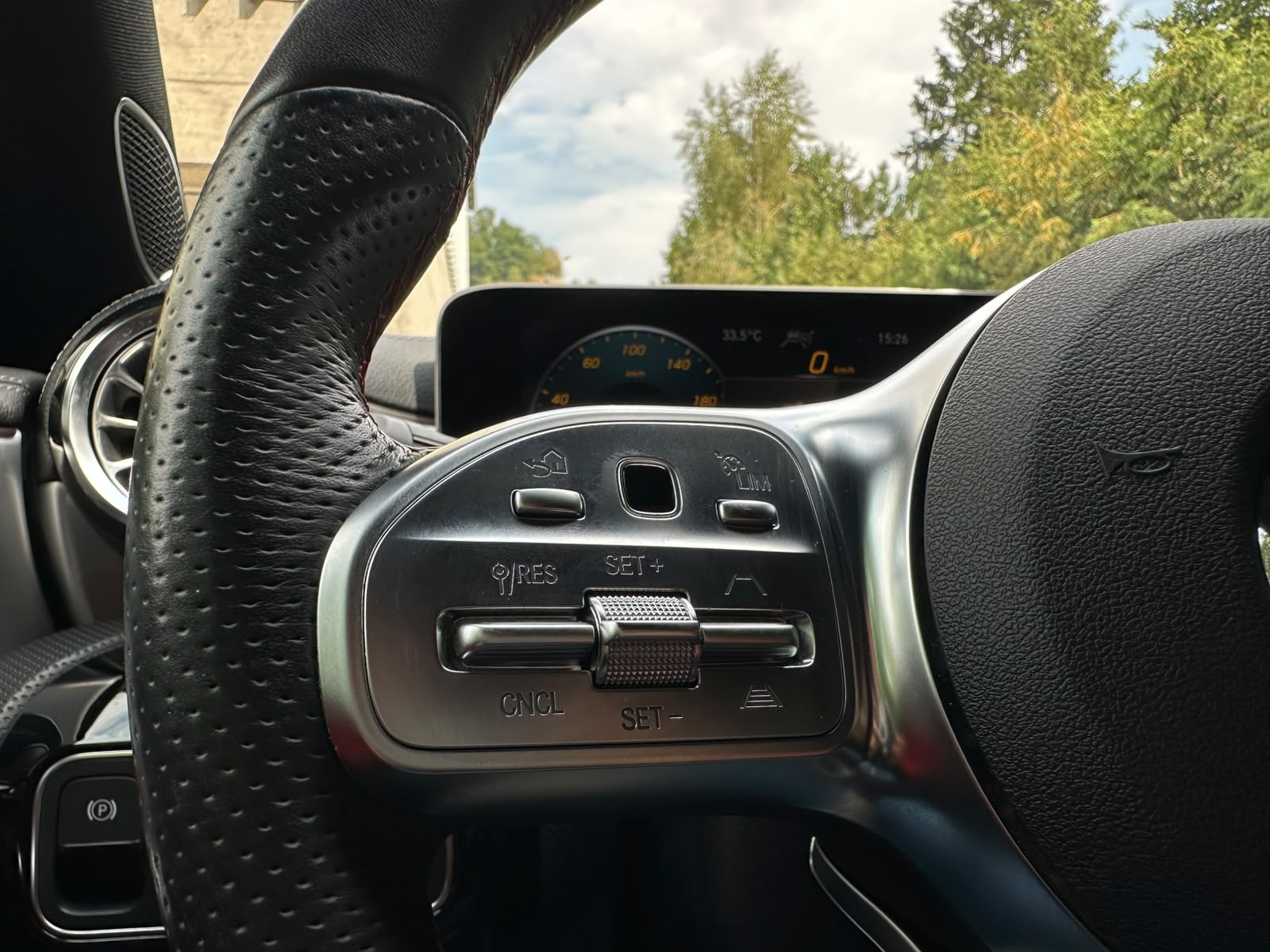 MERCEDES-BENZ A 250 4Matic AMG Line 4Matic 7G-DCT-image-24