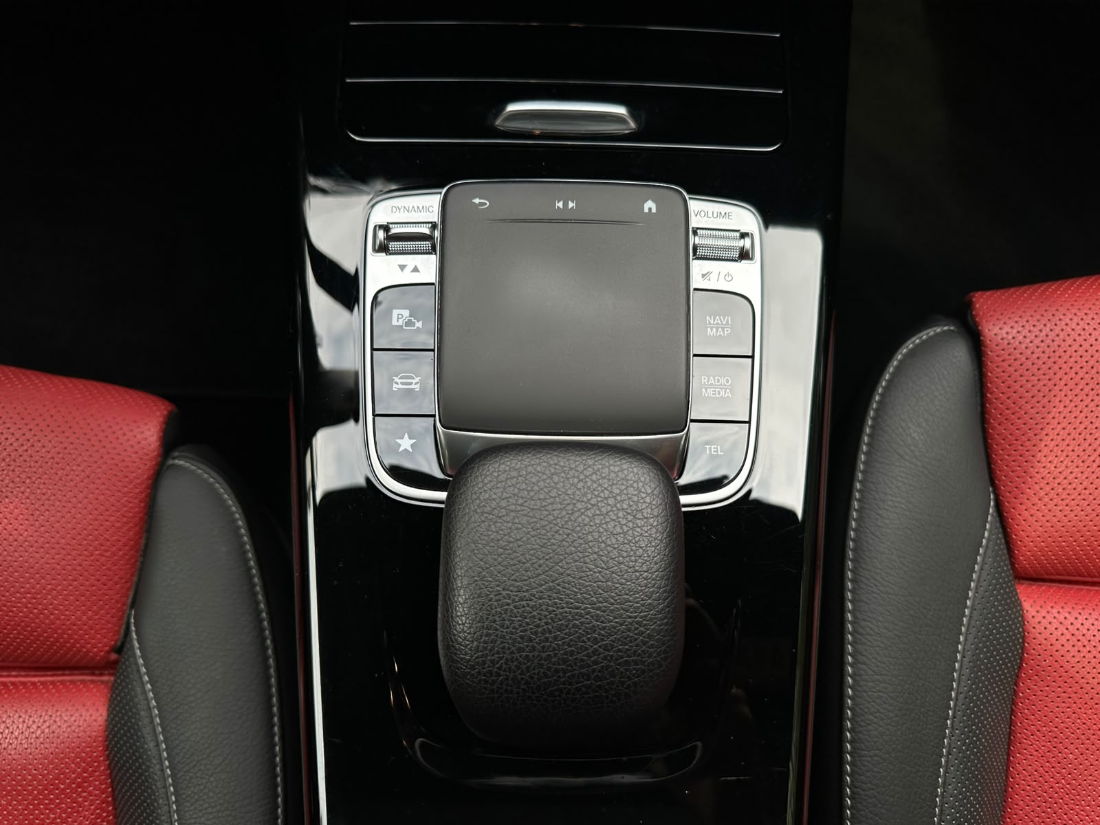 MERCEDES-BENZ A 250 4Matic AMG Line 4Matic 7G-DCT-image-22