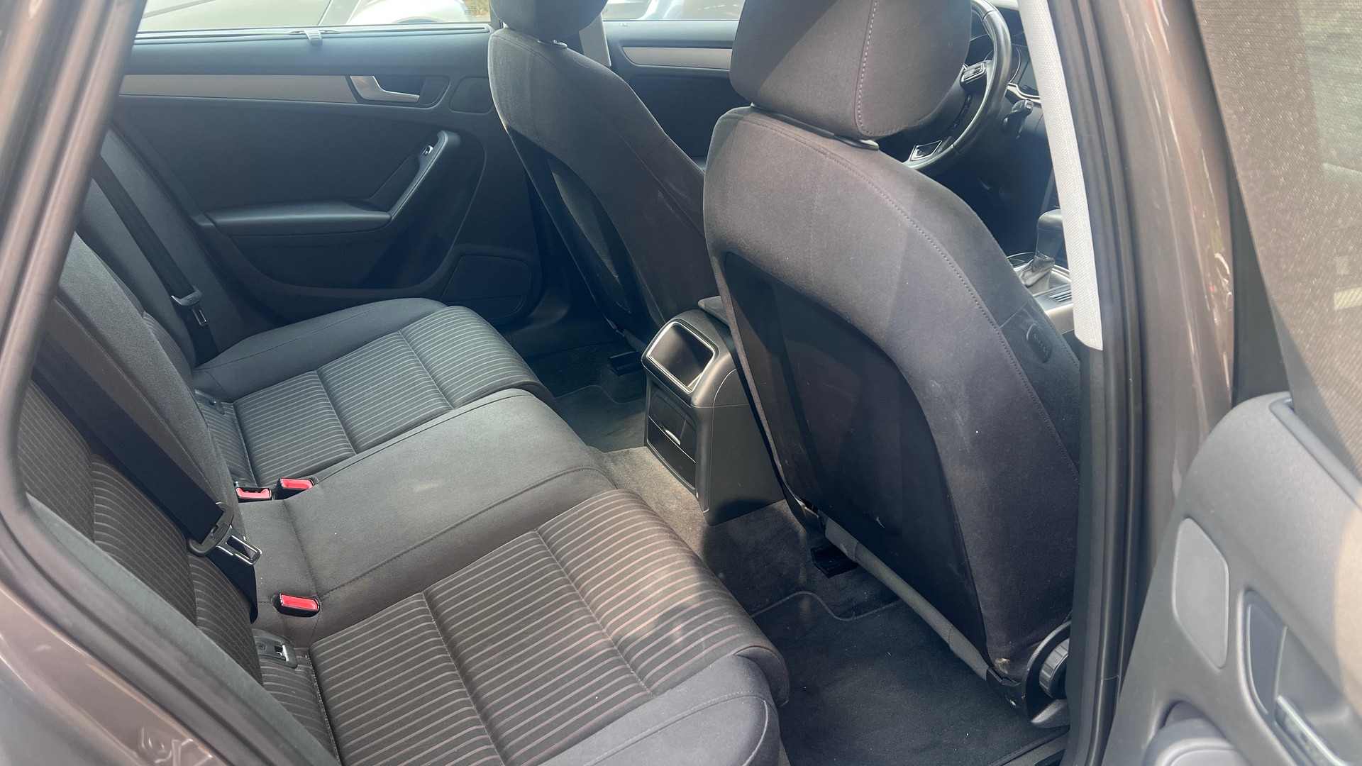 AUDI A4-image-11