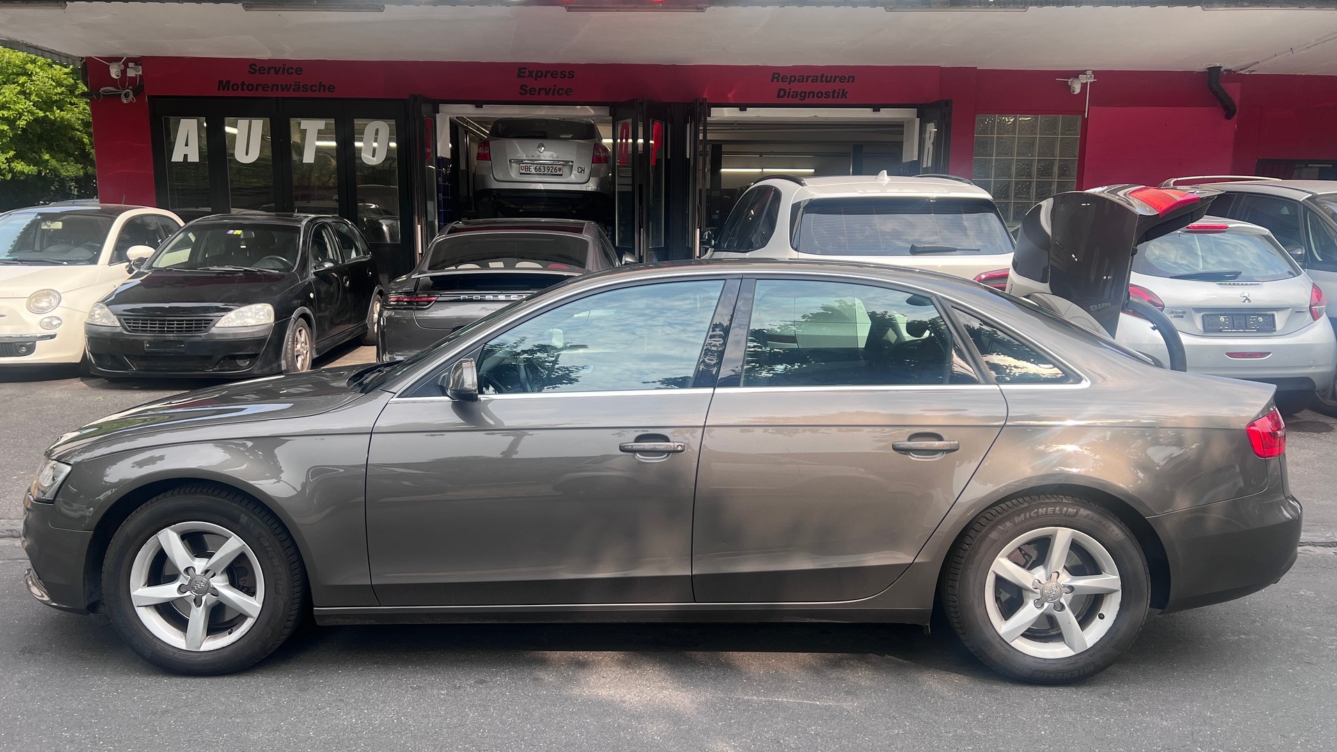 AUDI A4-image-7