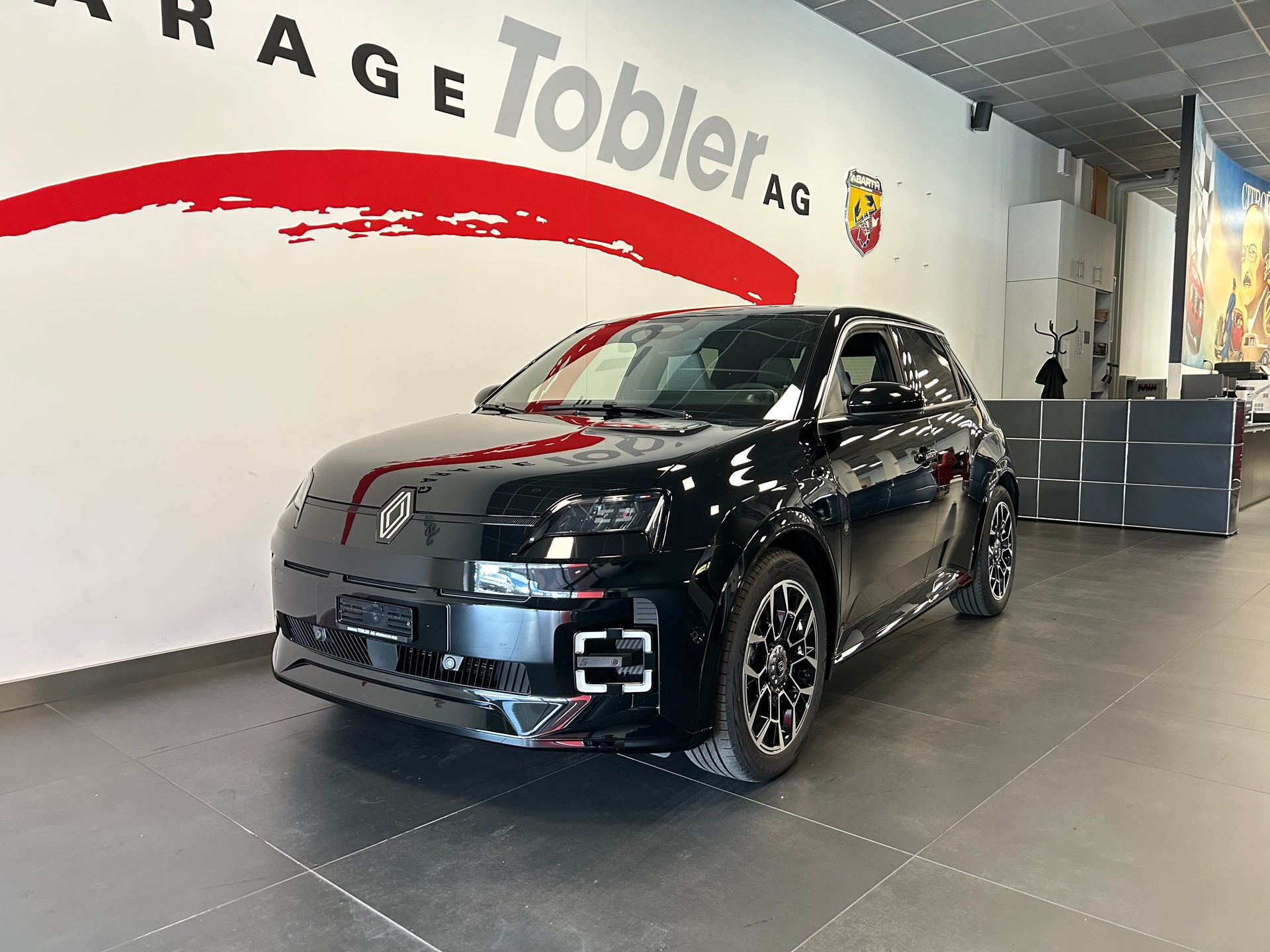 RENAULT R5 E-Tech Comfort Range 52 kWh Roland Garros-image-1