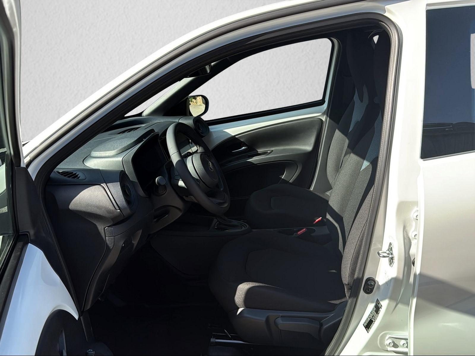 TOYOTA Aygo X 1.5 VVT-i HSD Comfort-image-7