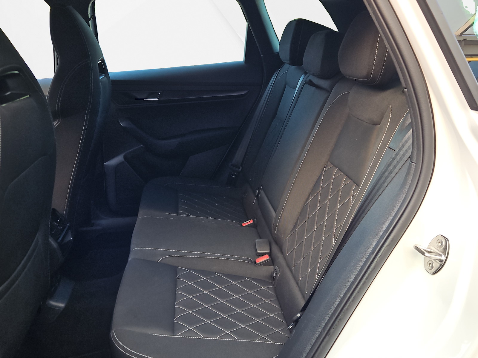 SKODA Karoq 2.0 TSI SportLine DSG 4x4-image-9